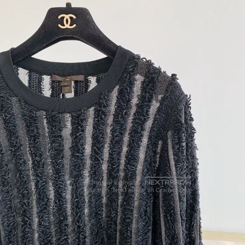 Louis Vuitton Louis Vuitton Black cut-out wool sweater Size US S / EU 44-46 / 1 - 3 Thumbnail