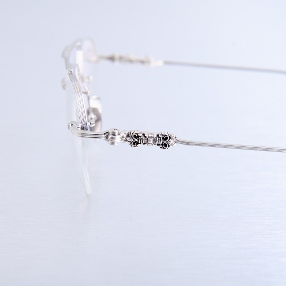 CHROME HEARTS FLUID BRUSHED SILVER GLASSES