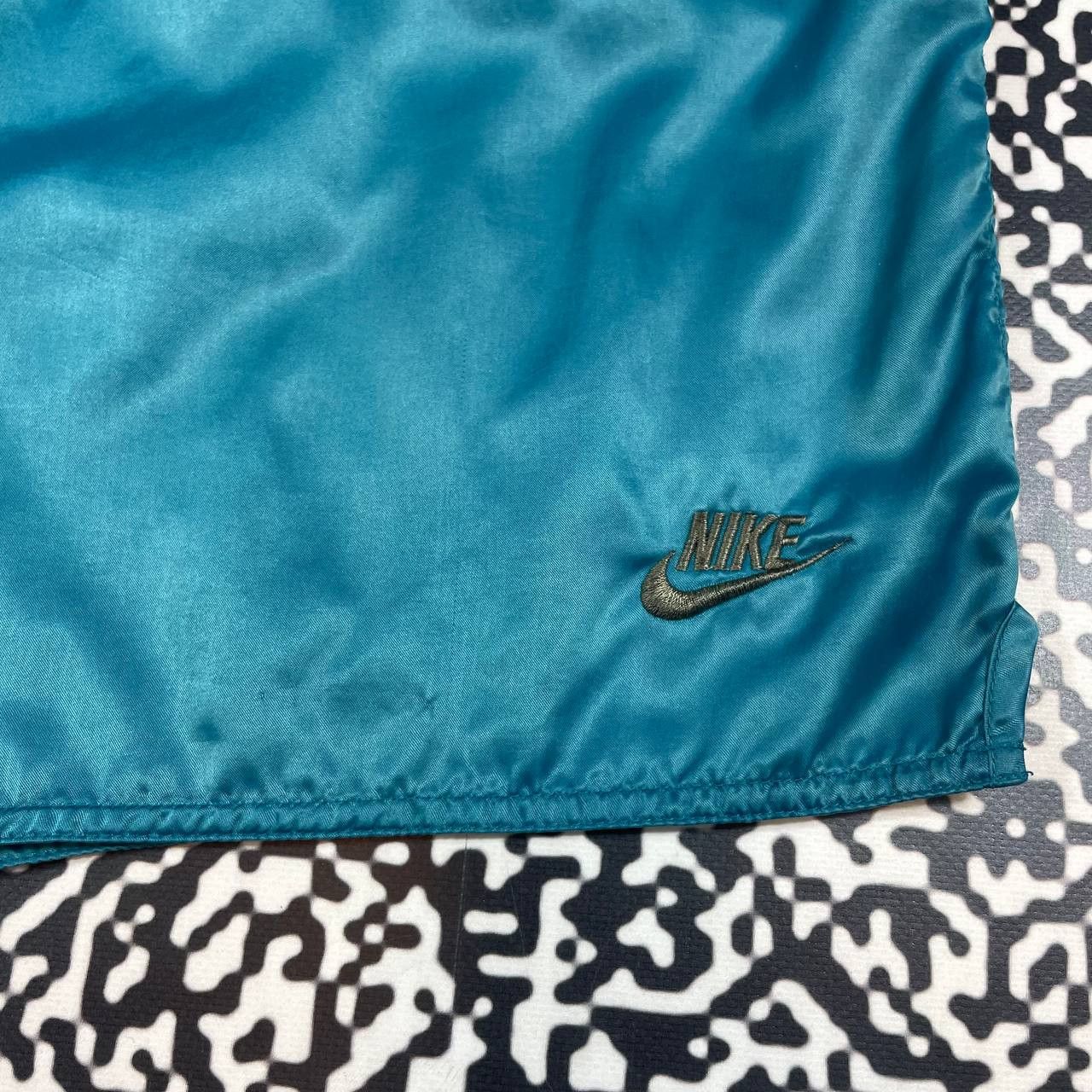 Nike Vintage 90s Nike Swoosh Logo Retro Style Sport Shorts Size US 38 / EU 54 - 4 Thumbnail