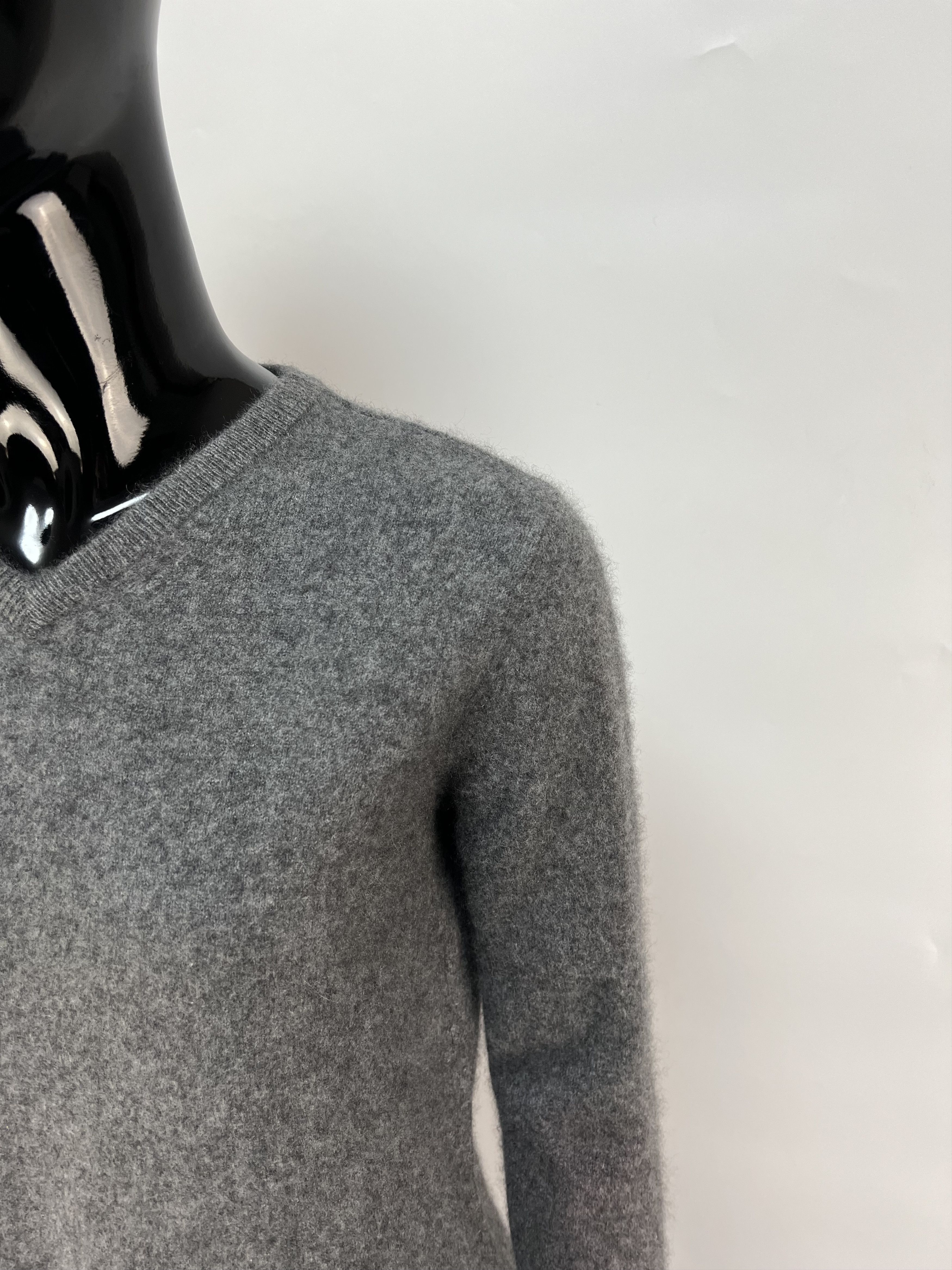 Zadig & Voltaire Zadig & Voltaire Cashmere V-Neck Sweater Leather Aplication Size S / US 4 / IT 40 - 5 Thumbnail