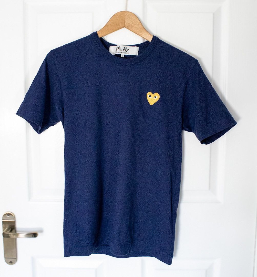 Comme des Garcons PLAY Gold Heart T-Shirt Size US S / EU 44-46 / 1 - 1 Thumbnail