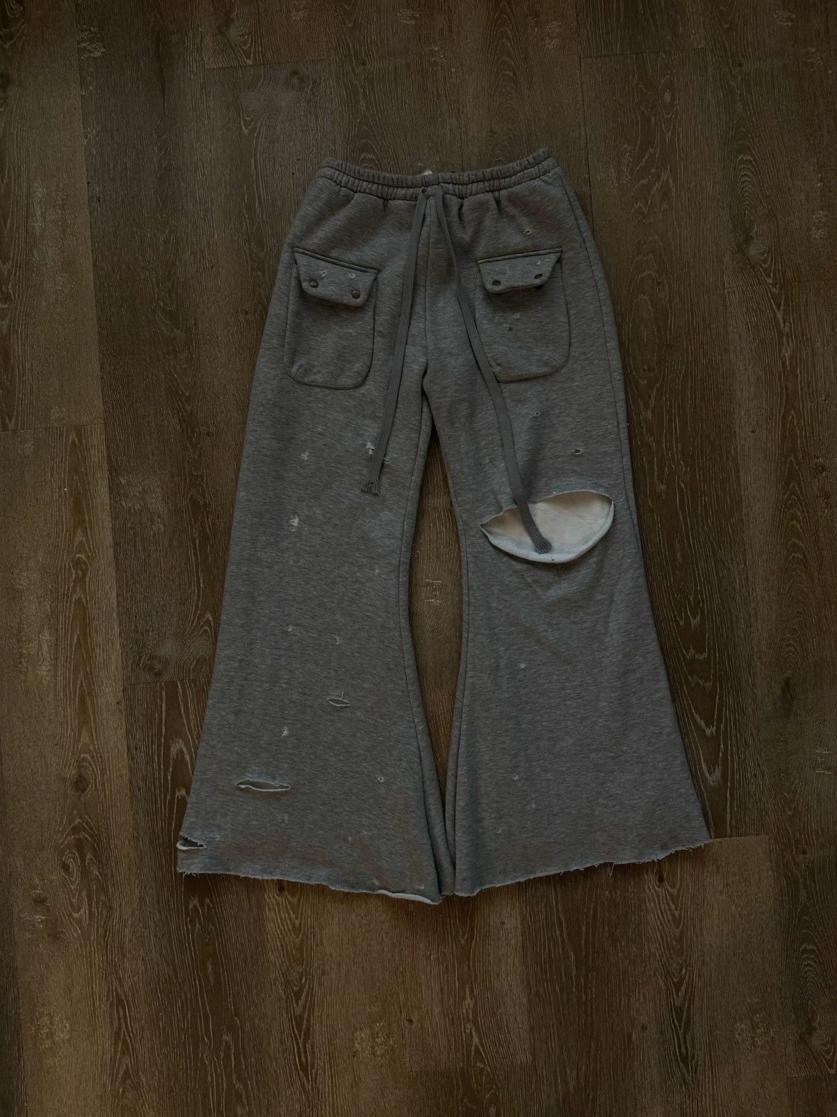 Other Dasyori flared ripped sweats Size US 34 / EU 50 - 1 Thumbnail