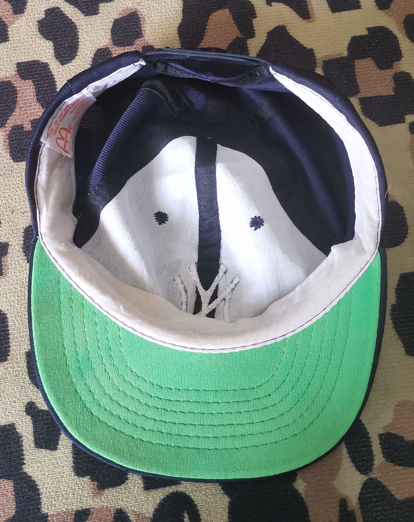 MLB Rare SNAPBACK MLB NY YANKEES VINTAGE 80S Size ONE SIZE - 4 Thumbnail