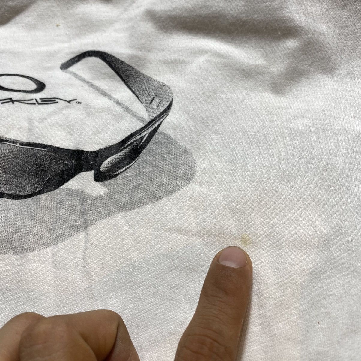 Oakley Vintage Y2K Oakley Tee Size US L / EU 52-54 / 3 - 7 Thumbnail