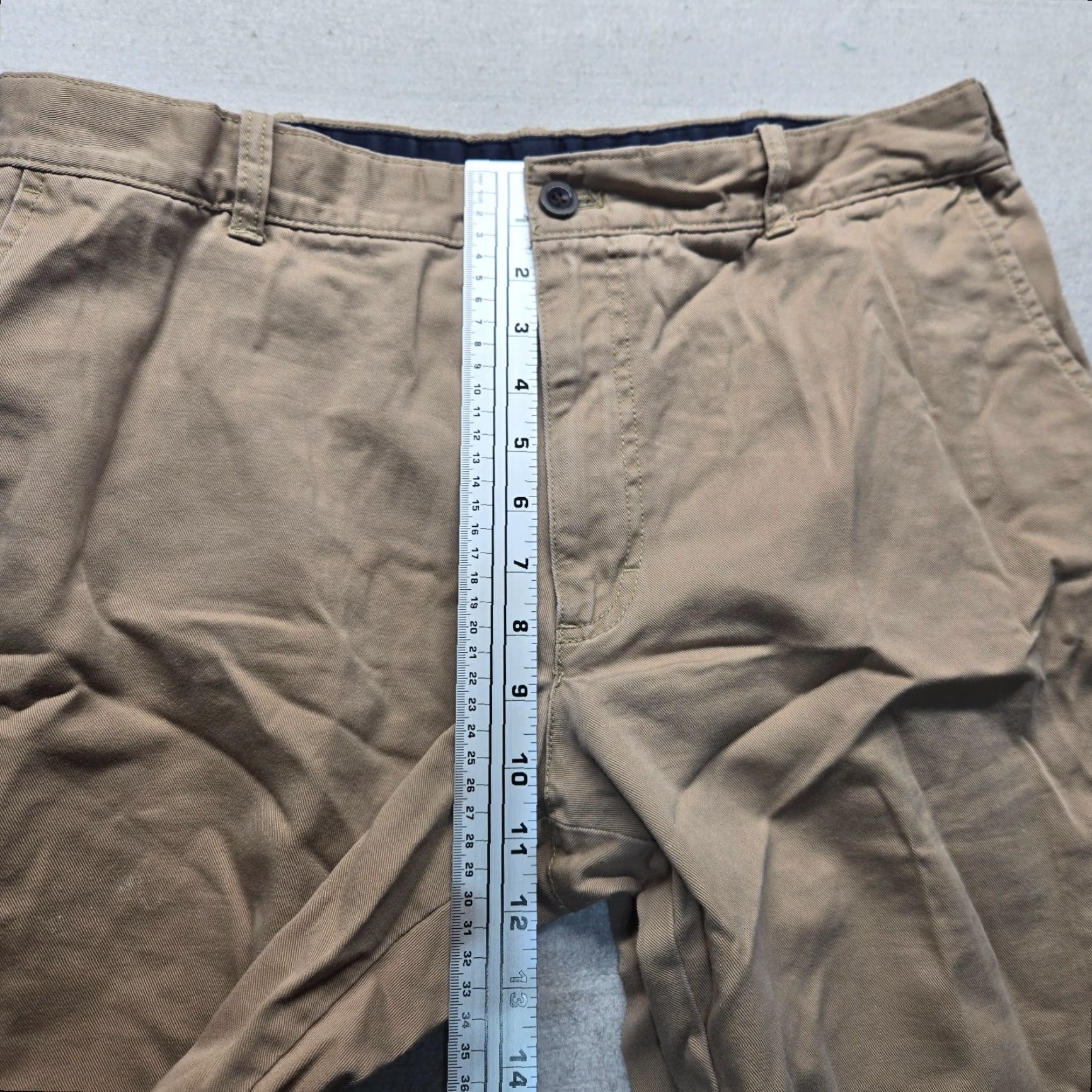 Izod IZOD Saltwater Stretch Chino Pants Beige Slim Fit Flat Front Men 36 Regular 30in Pockets Casual 90s City Preppy Mens Size US 36 / EU 52 - 6 Thumbnail