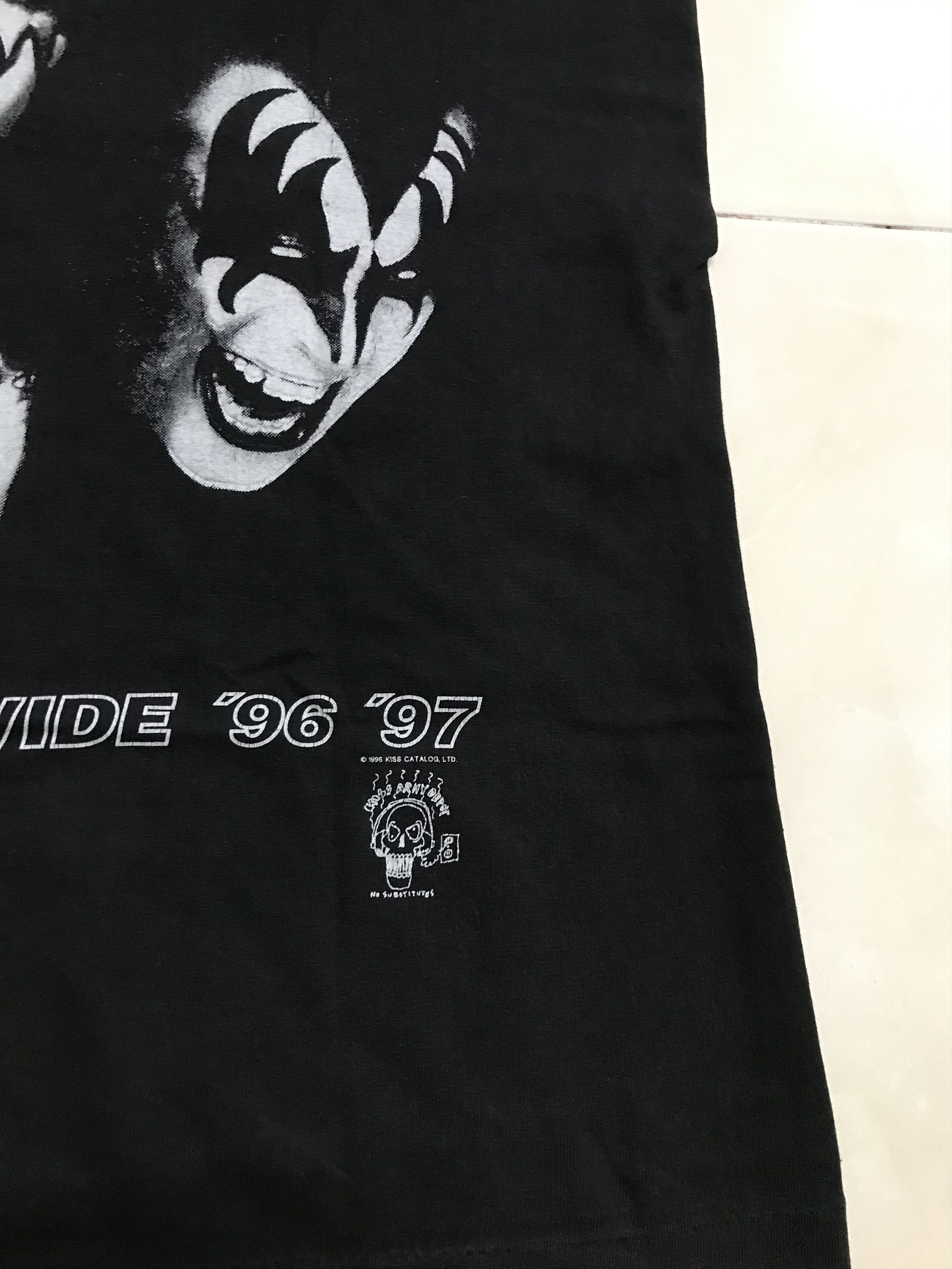 Band Tees KISS ALIVE WORLDWIDE 96/97 CONCERT TOUR BAND T-SHIRT Size US M / EU 48-50 / 2 - 3 Thumbnail