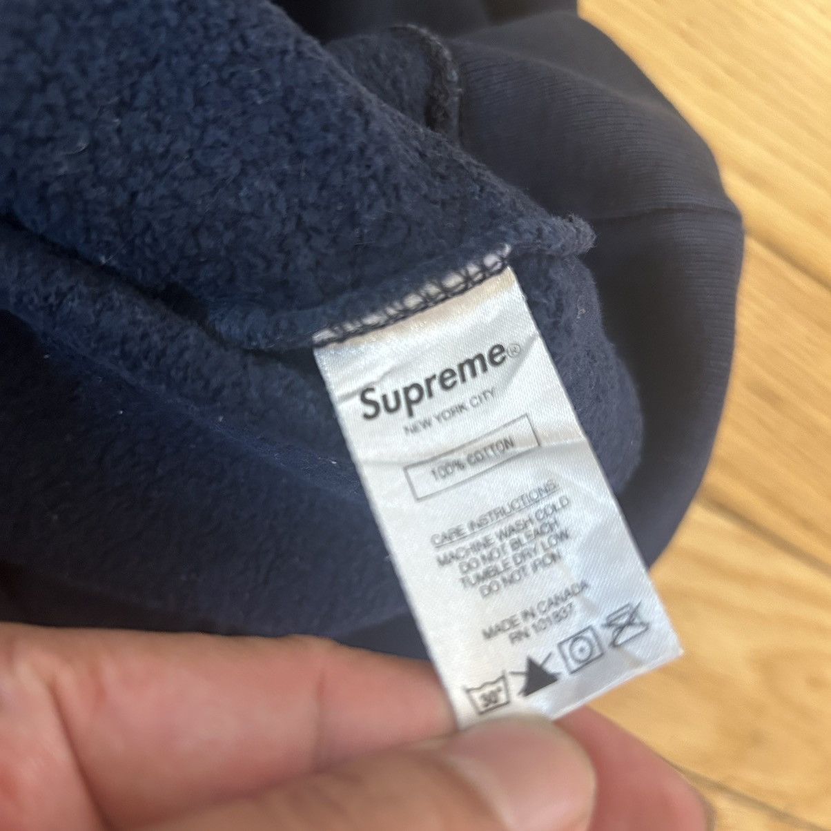 Supreme Supreme Tag Logo Hooded Sweatshirt Navy Medium Size US M / EU 48-50 / 2 - 6 Thumbnail