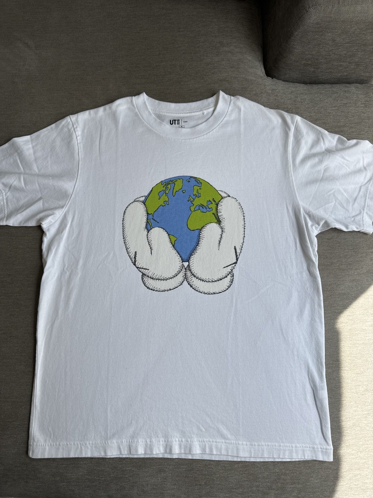 Kaws × Uniqlo Kaws + UT Graphic T-Shirt Size US M / EU 48-50 / 2 - 1 Thumbnail