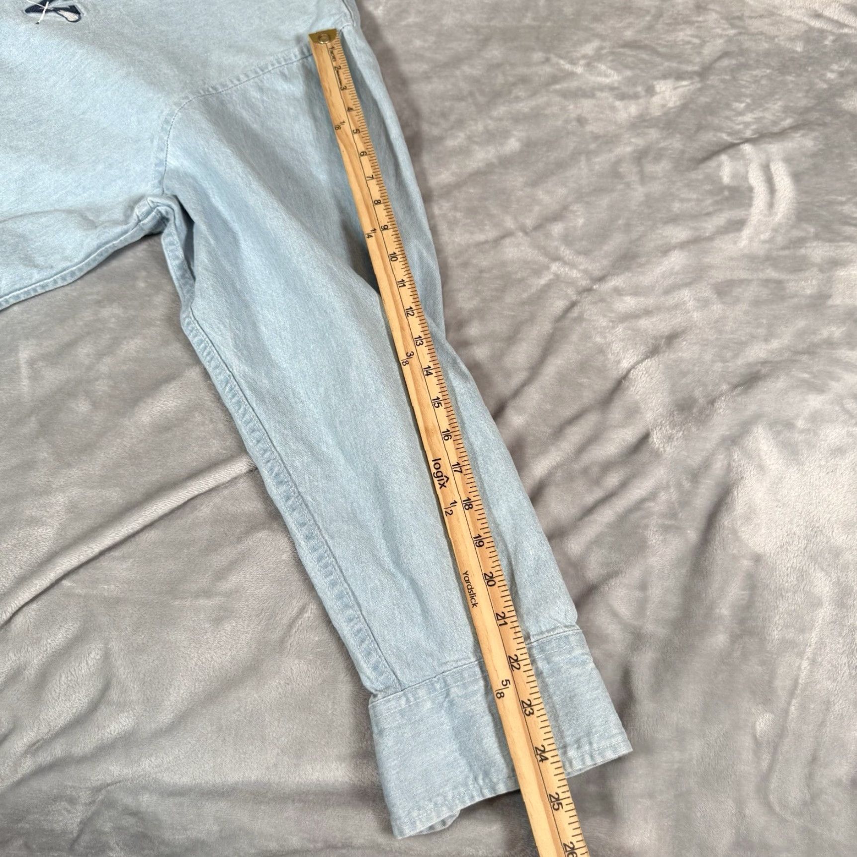 Vintage VINTAGE Villanova Wildcats Lacrosse Button-Down Shirt Mens XL Blue 90s Chambray Cotton Embroidered Long Sleeve Size US XL / EU 56 / 4 - 8 Thumbnail