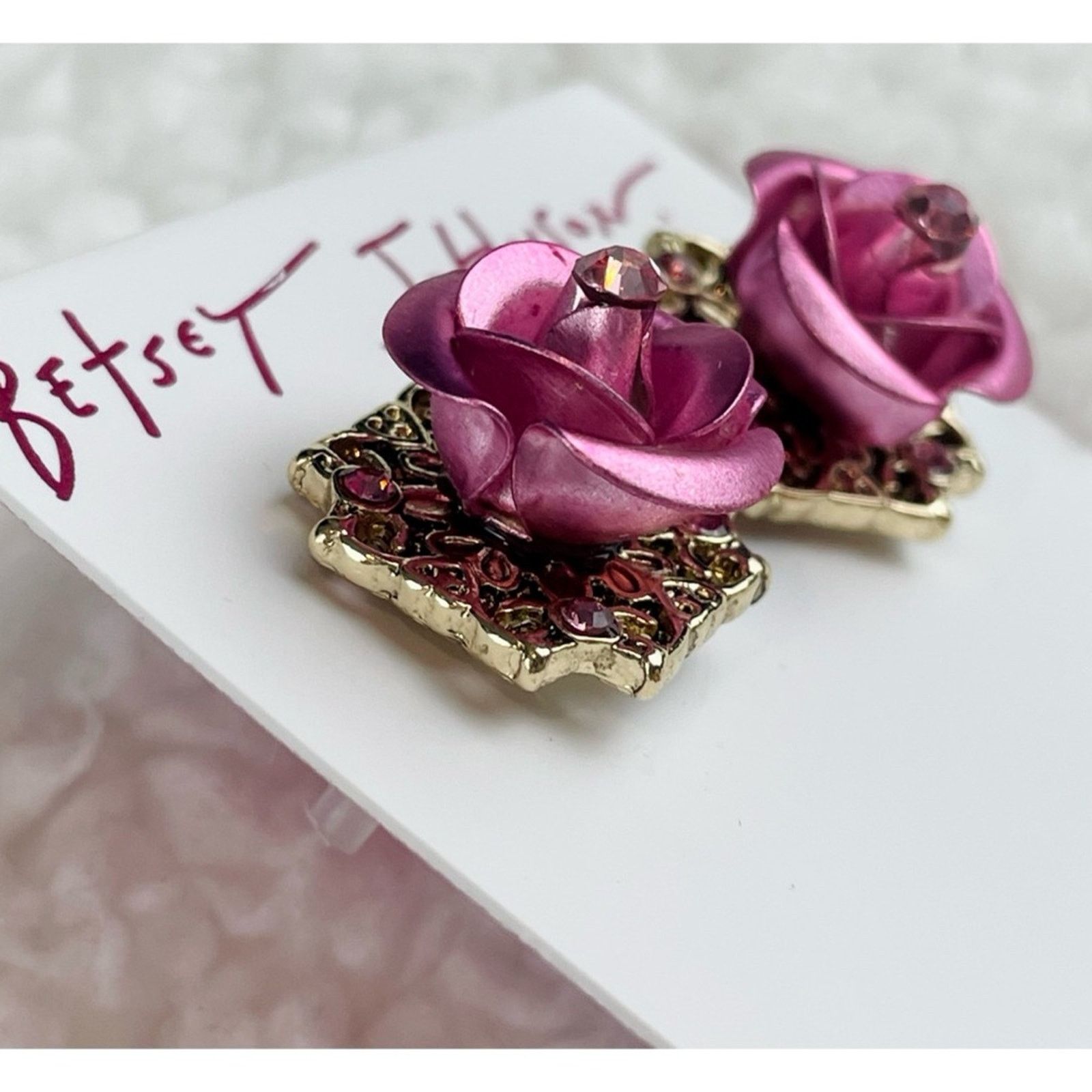 Betsey Johnson BETSEY JOHNSON • Pink/Gold Rose Rhinestone Stud Earrings Size ONE SIZE - 7 Thumbnail