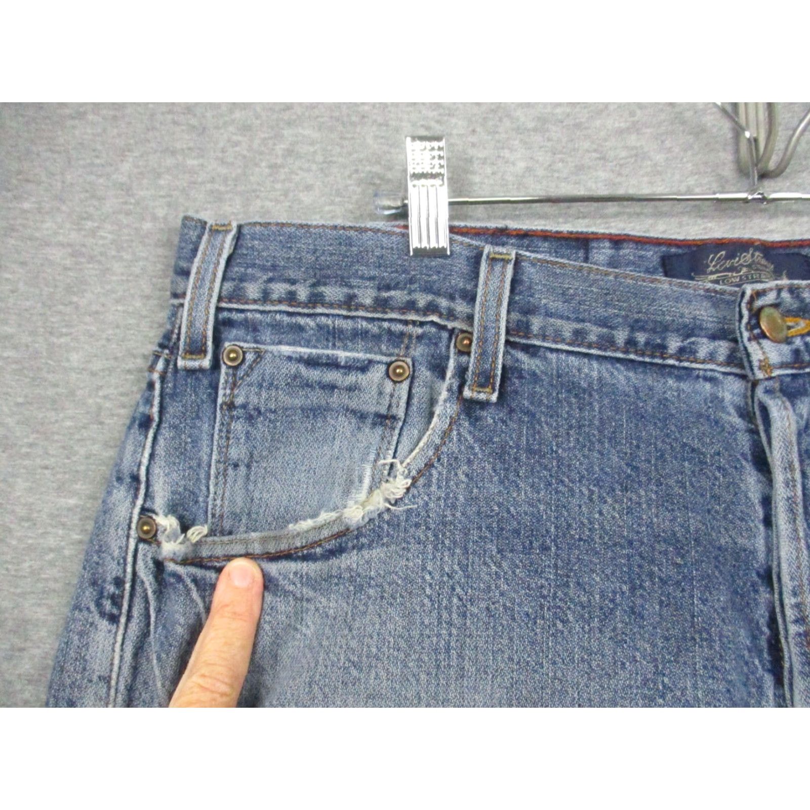 Levi's VINTAGE Levi's SIGNATURE Men 36x32 Denim Jeans Blue Straight 5-Pocket USA Western Cowboy Modern Classic Distressed No Size US 36 / EU 52 - 3 Thumbnail
