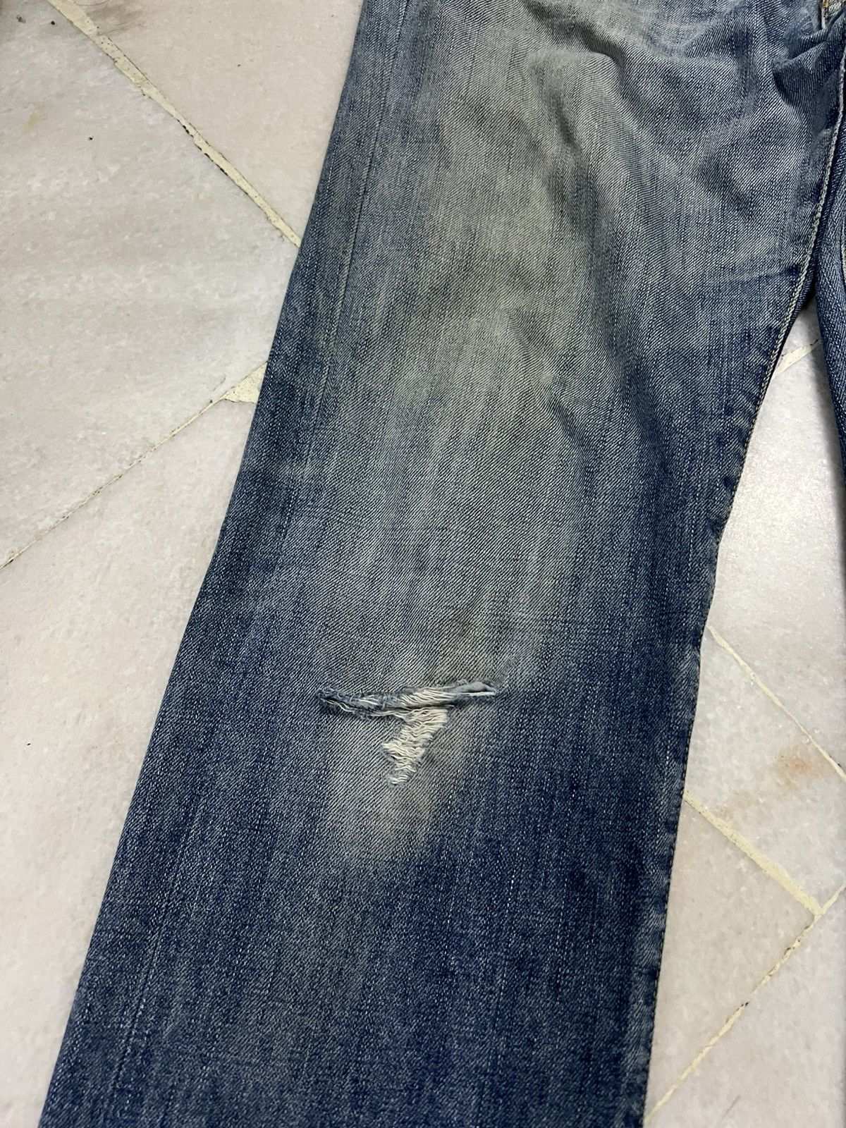 Japanese Brand × Uniqlo × Vintage Japanese Brand Uniqlo Vintage S002 Distressed Jean Size US 35 - 6 Thumbnail