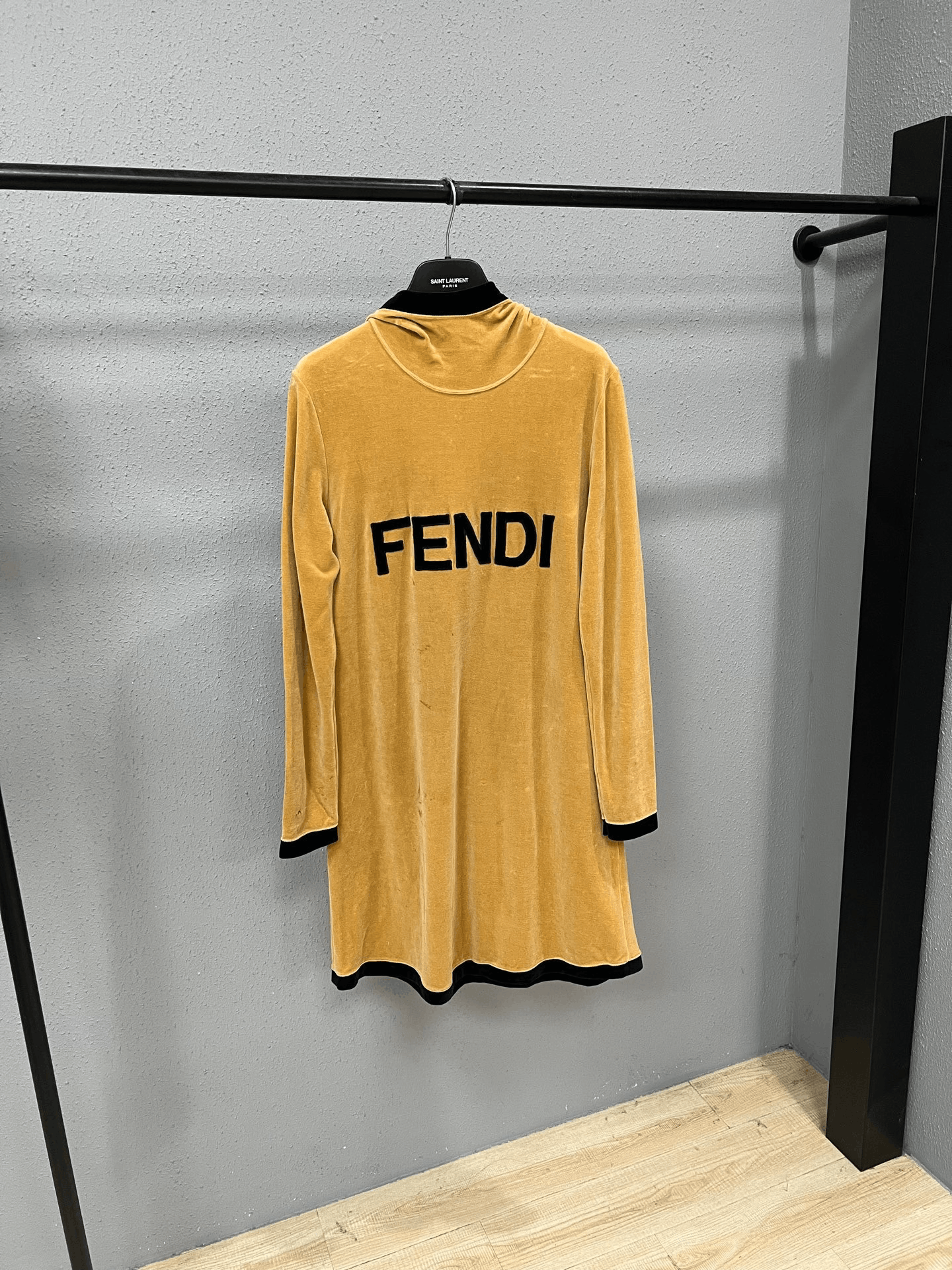 Fendi Fendi Velvet Vintage Hoodie Size M / US 6-8 / IT 42-44 - 1 Thumbnail