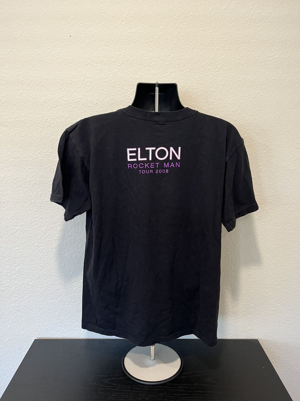 Vintage Y2K Elton John rocket man tour shirt Size US L / EU 52-54 / 3 - 2 Thumbnail