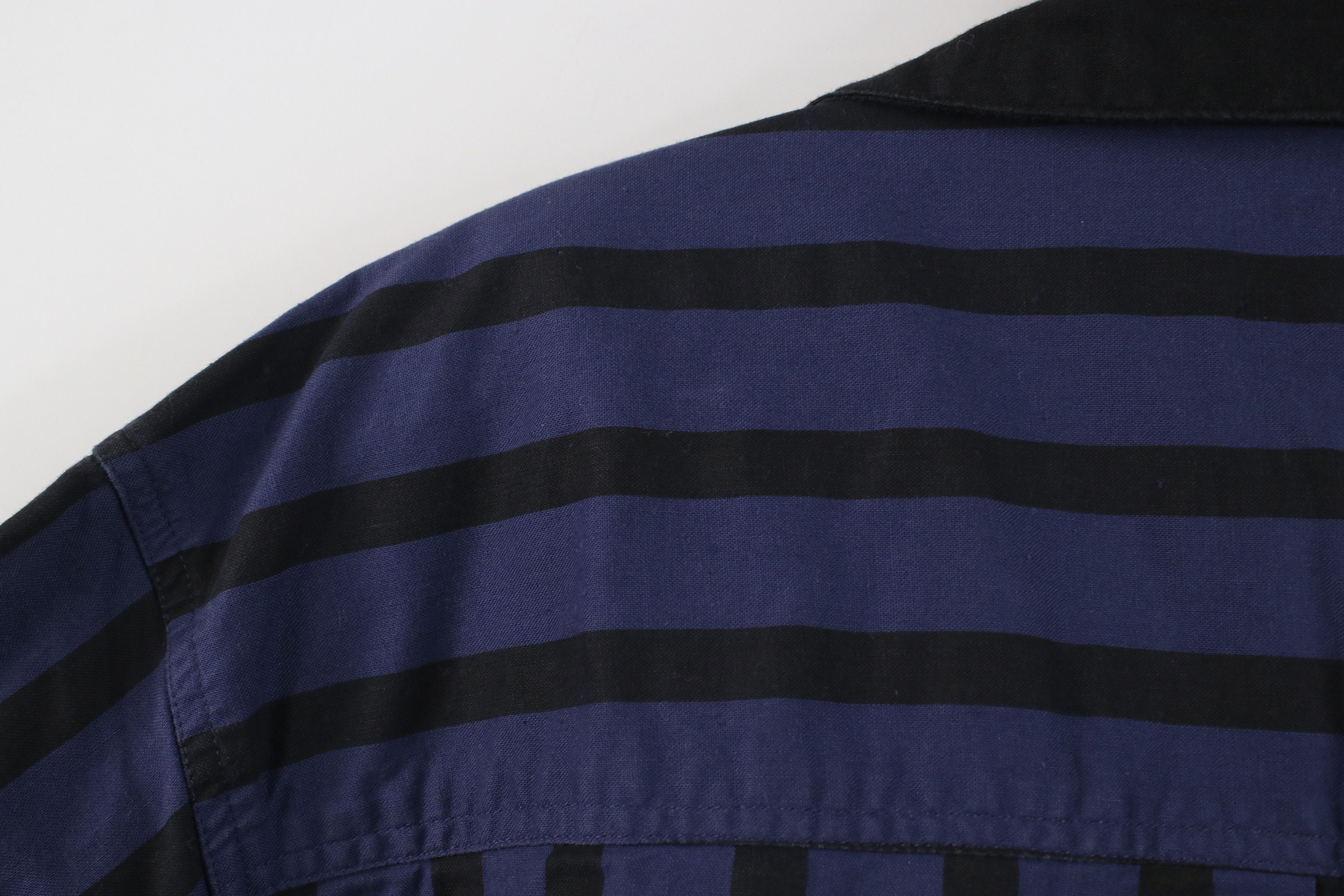 Vintage Vintage 90s Streetwear Short Sleeve Button Shirt Blue Size US L / EU 52-54 / 3 - 11 Thumbnail