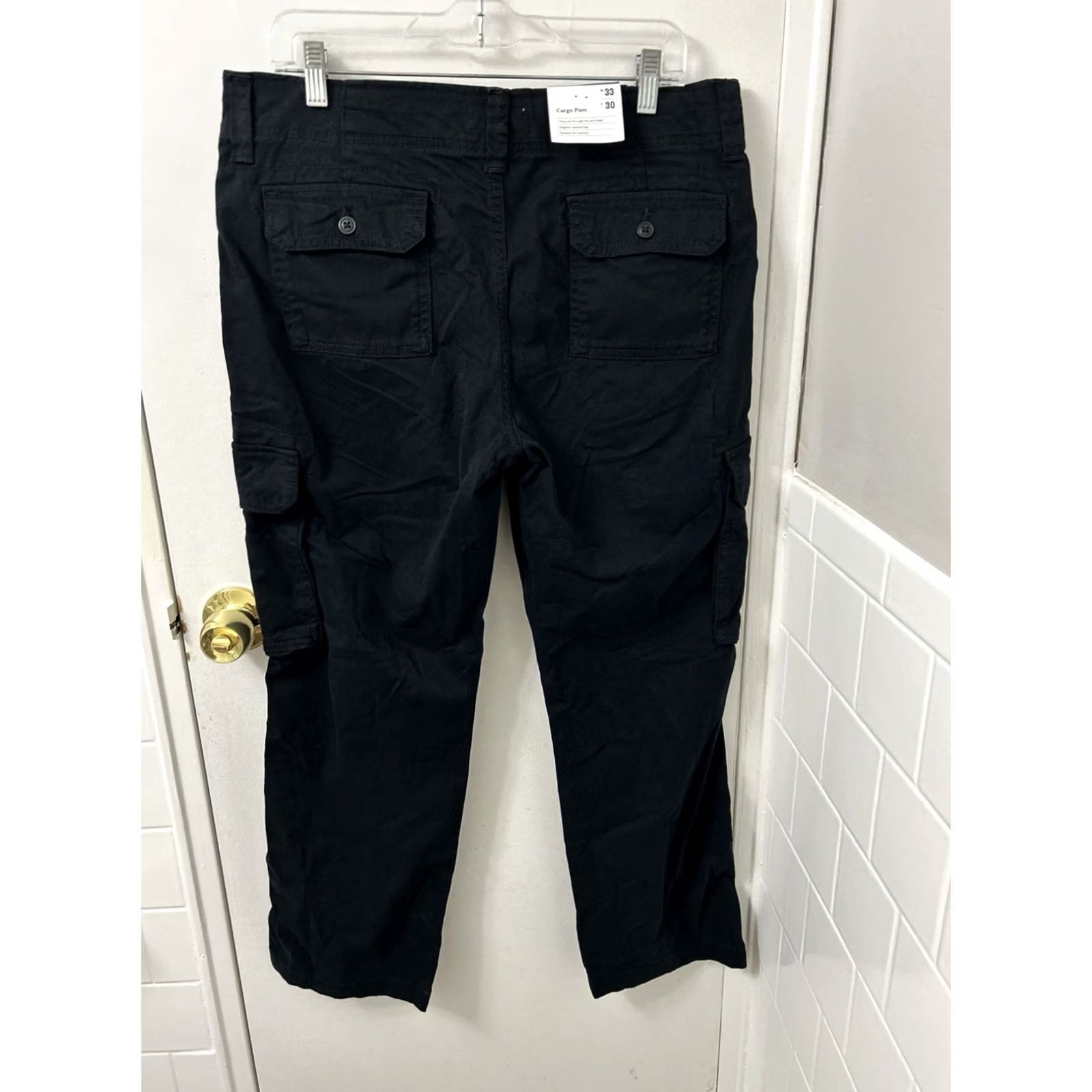 Vintage Goodfellow & Co Cargo Pants Mens 33x30 Black Relaxed Fit Tapered Leg YKK NWT Pants Mens Black 33 Regular Stretch Pocket Cargo NWT Size US 33 - 2 Thumbnail