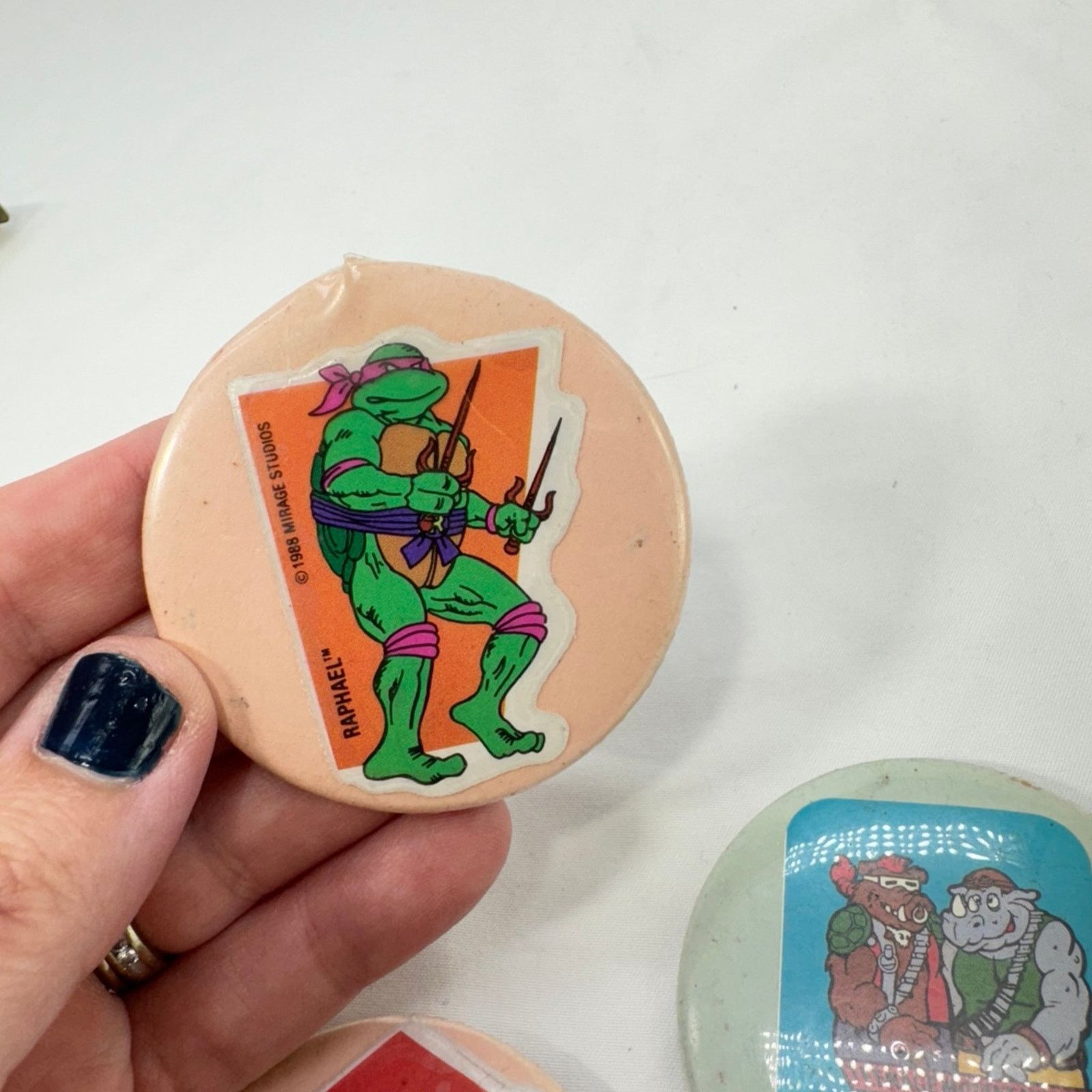 NBDN Nobrandedon VTG Teenage Mutant Ninja Turtle button/pins Size ONE SIZE - 4 Thumbnail
