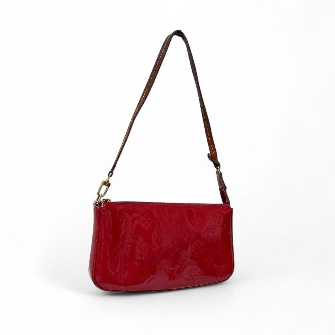 Louis Vuitton Louis Vuitton - Pochette Accessory Red Vernis Monogram Size ONE SIZE - 1 Thumbnail