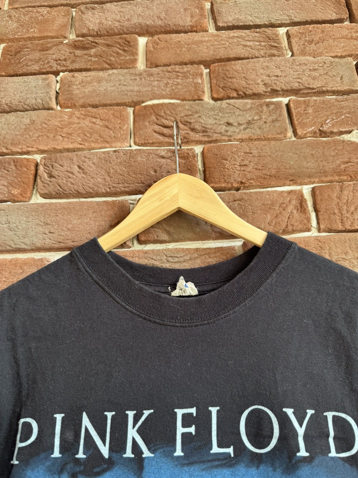 Band Tees RARE 2001 Pink Floyd Vintage Tshirt Band Tour Rock Kanye Size US M / EU 48-50 / 2 - 3 Thumbnail