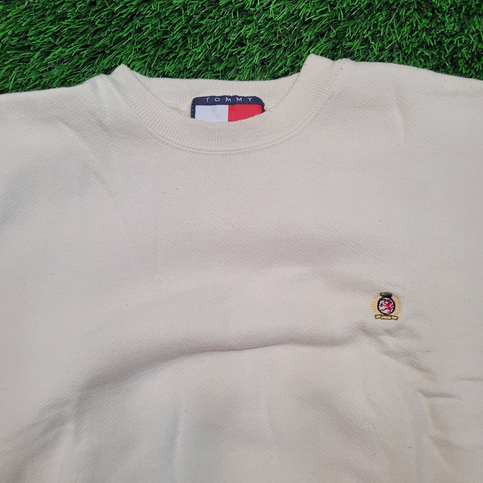 Tommy Hilfiger VTG 90s Tommy Hilfiger Boxy Crop Drop Shoulder Sweatshirt XL Size US XL / EU 56 / 4 - 2 Thumbnail