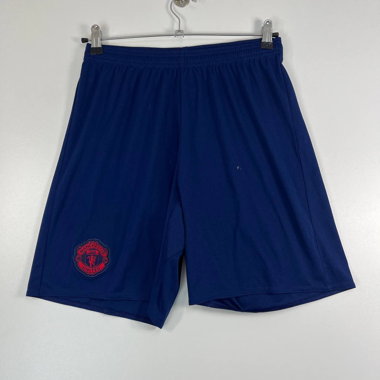 Adidas Manchester United 2015 2016 Training Shorts Adidas Size M Size US 34 / EU 50 - 1 Thumbnail