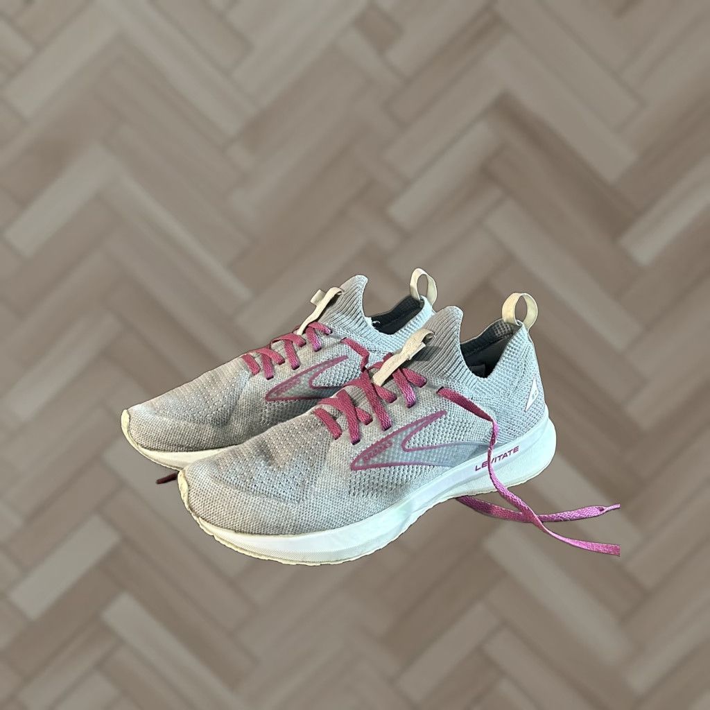 Brooks **Womens Brooks Levitate 5.0 Gray Athletic Shoes Size 8** User: **Womens Brooks Levitate 5.0 Gray Athletic Shoes Size 8** Size US 8 / IT 38 - 1 Thumbnail