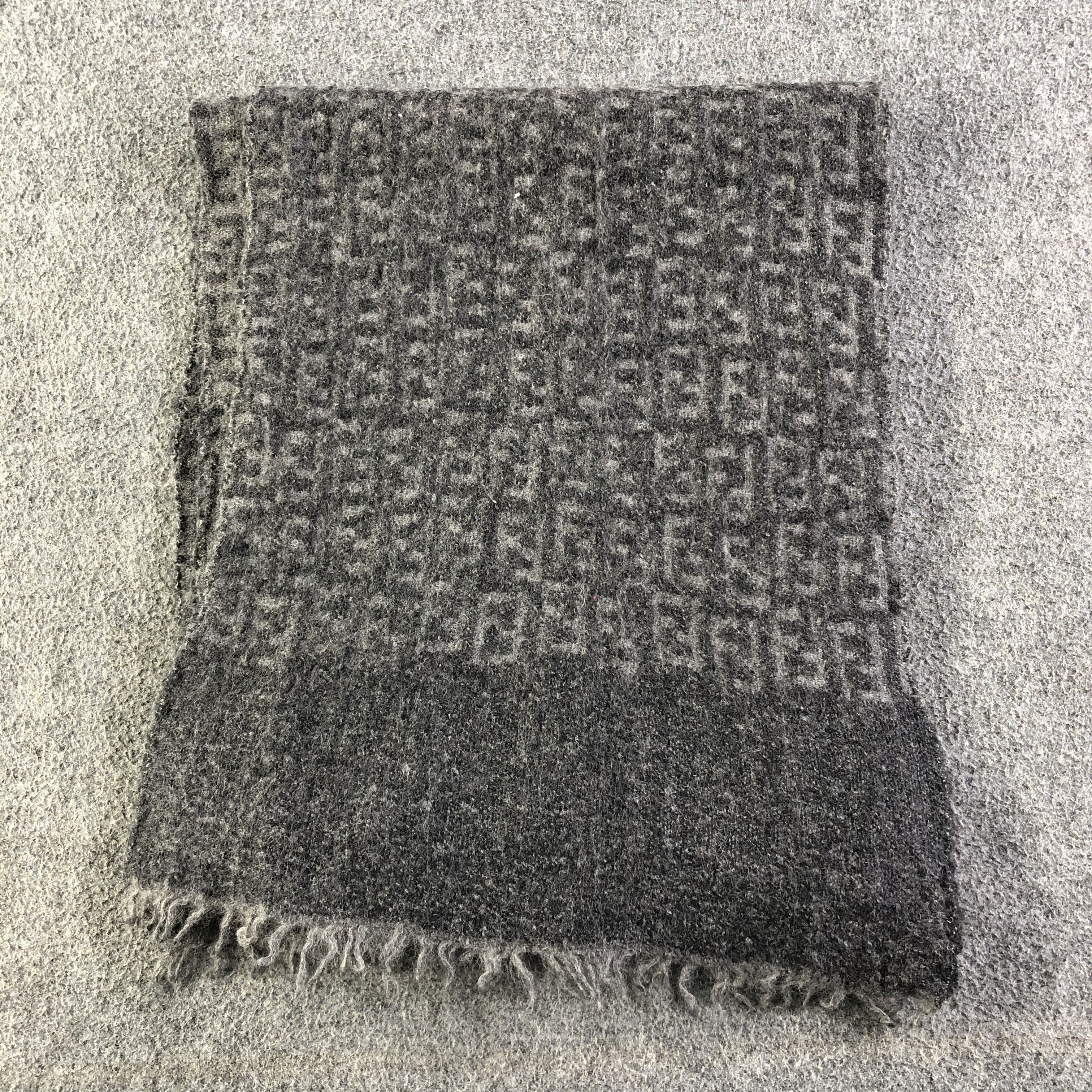 Fendi Fendi Scarf / Muffler / Neckwear P638 Size ONE SIZE - 2 Thumbnail