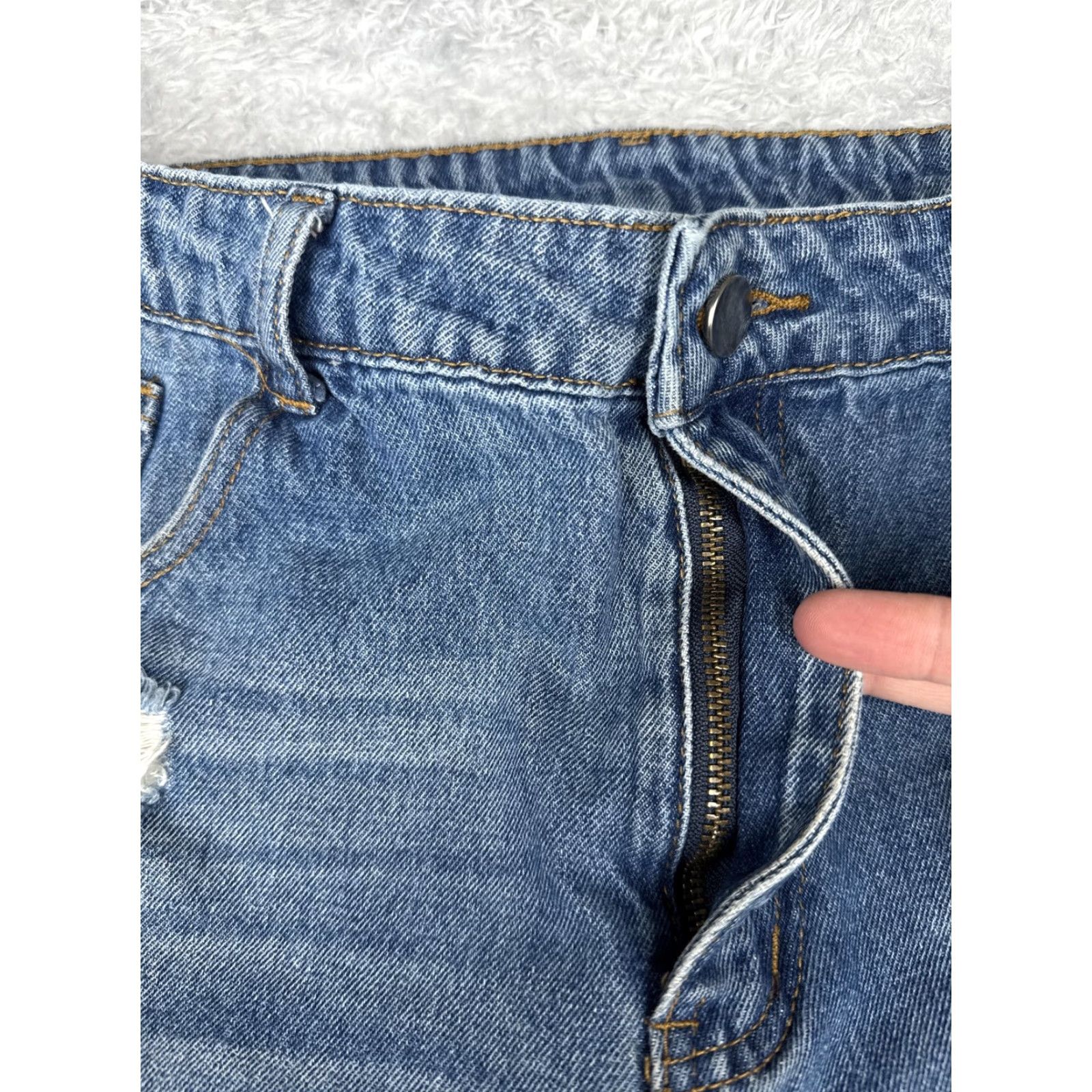 Denime Distressed Jeans Mens 32x30 Blue Light Wash Tapered Leg Zip Fly Denim 90s Mens Size US 32 / EU 48 - 5 Thumbnail