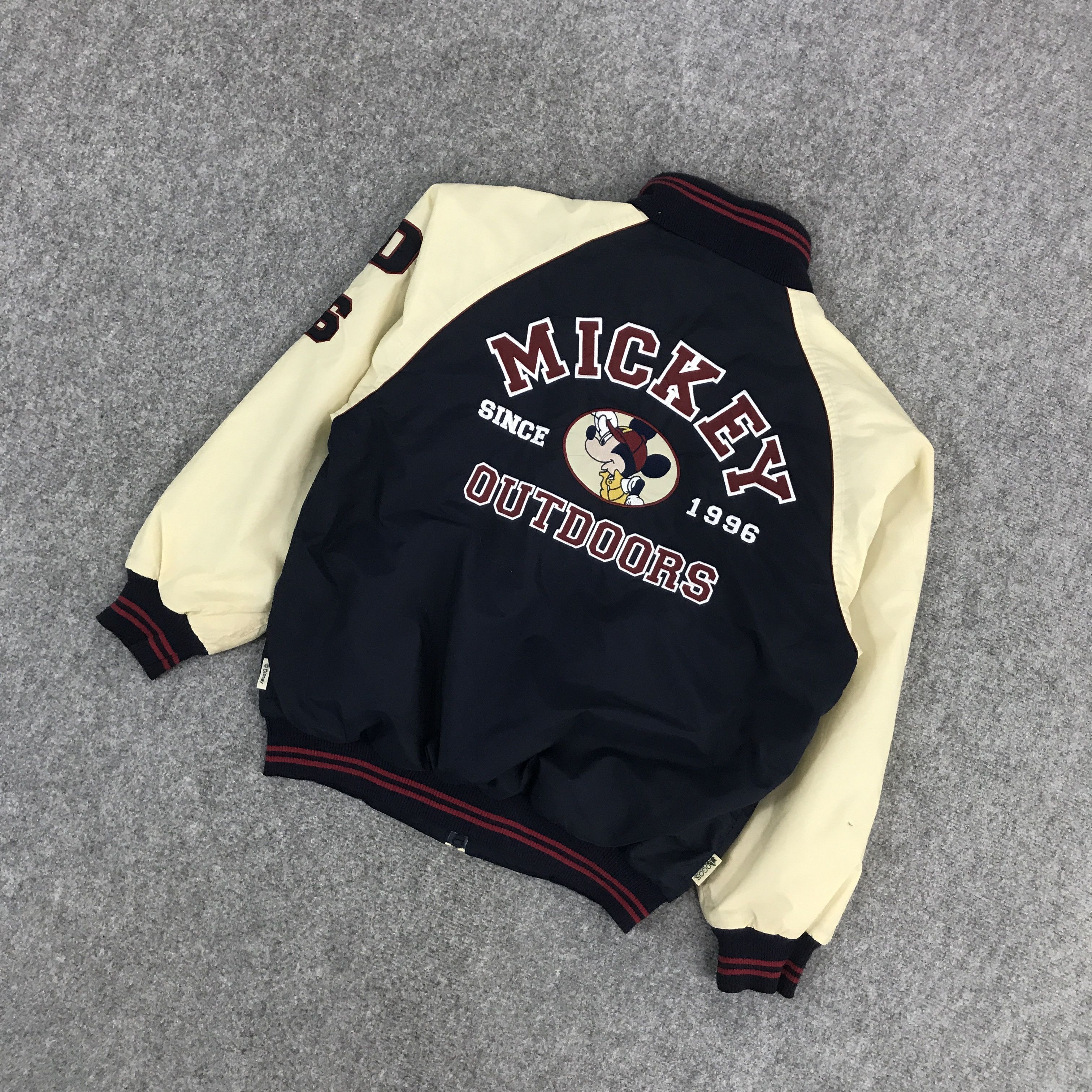 Cartoon Network × Mickey Mouse MICKEY OUTDOORS X LOGOS CARTON JACKET Size US L / EU 52-54 / 3 - 6 Thumbnail