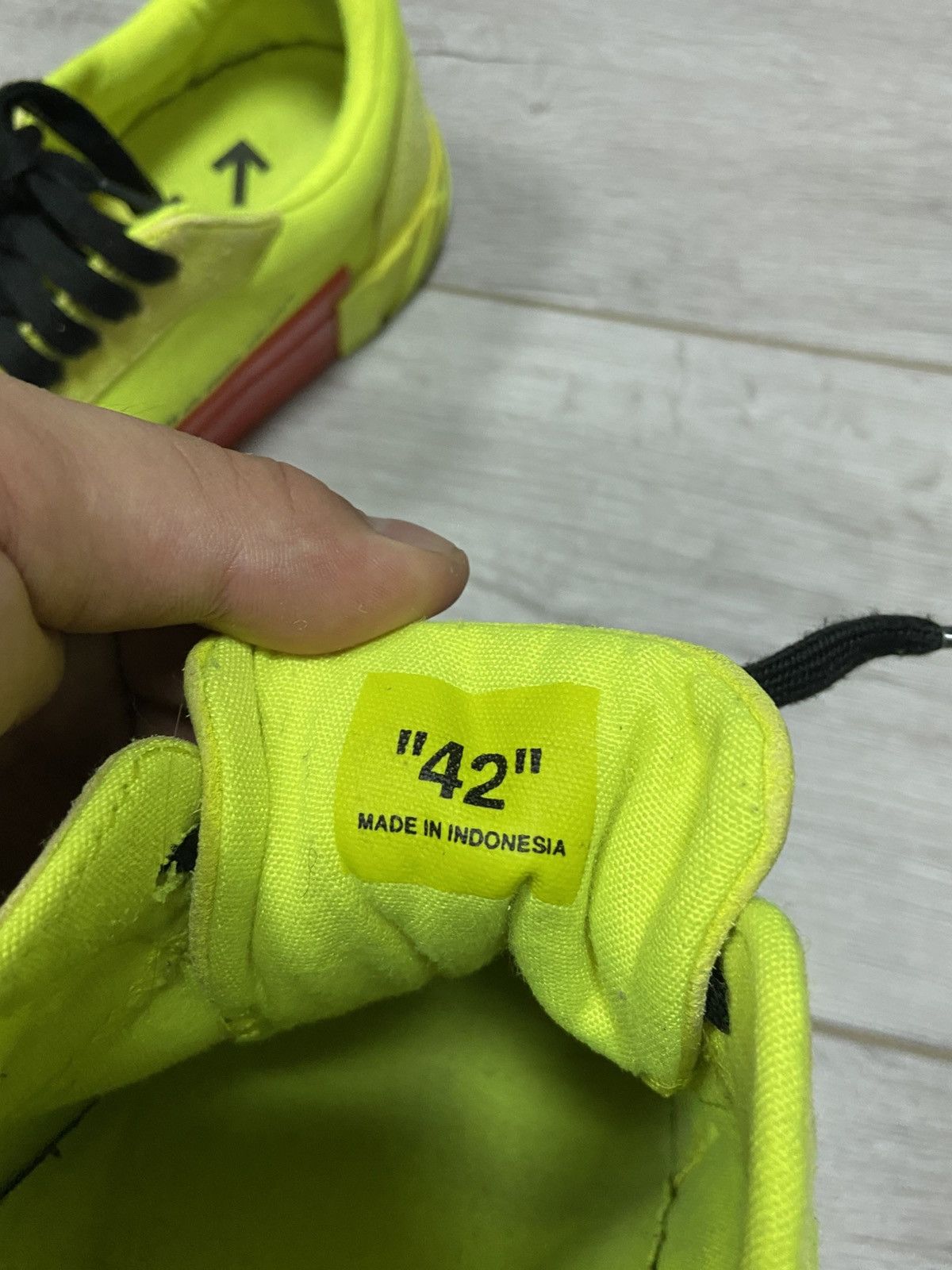 Off-White Off-White 2013 green vulcanized Virgil Abloh arrows shoes 42 Size US 9 / EU 42 - 14 Thumbnail