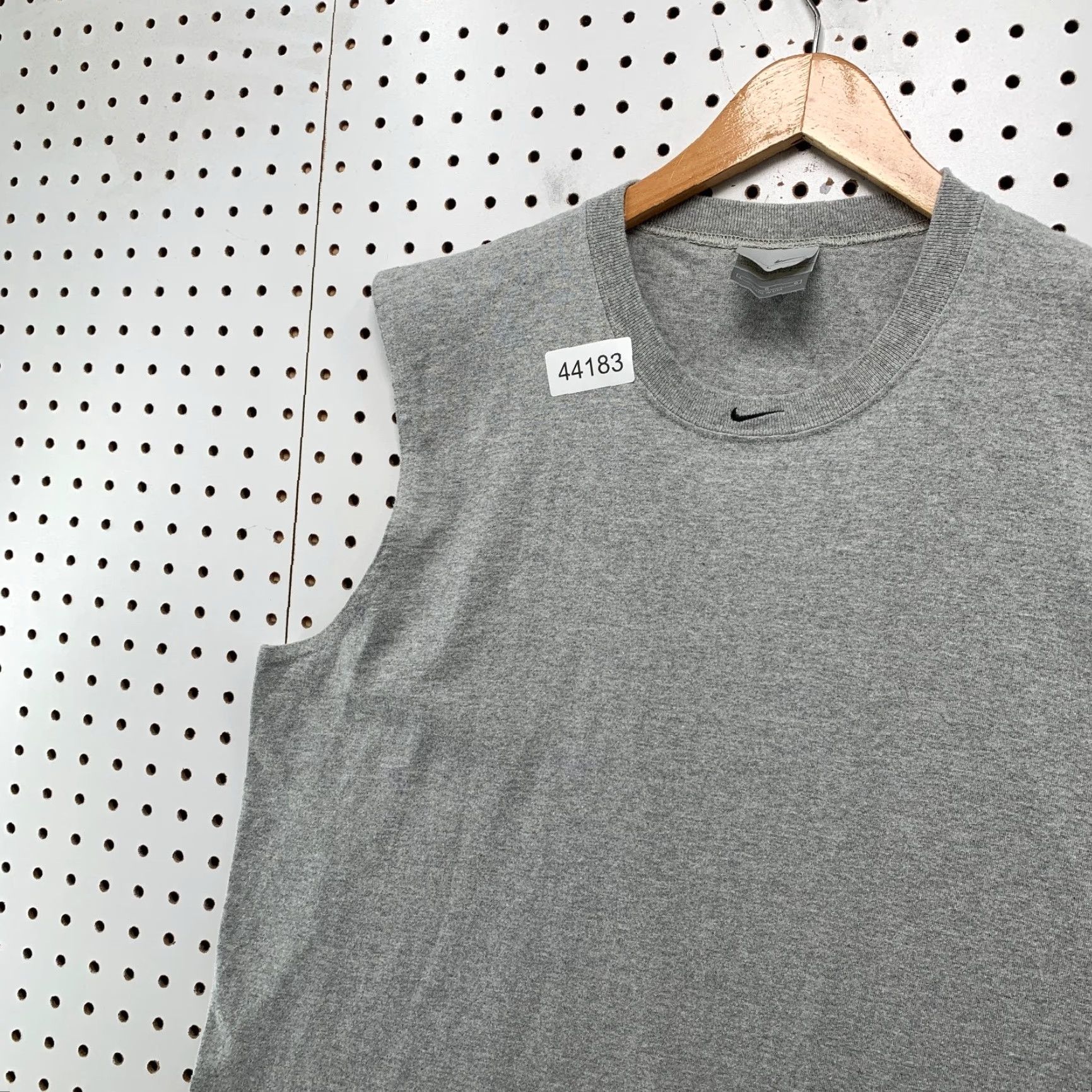 Nike VINTAGE Nike Center Swoosh Shirt Mens Large Gray Sleeveless Essentials Made USA Size US L / EU 52-54 / 3 - 3 Thumbnail