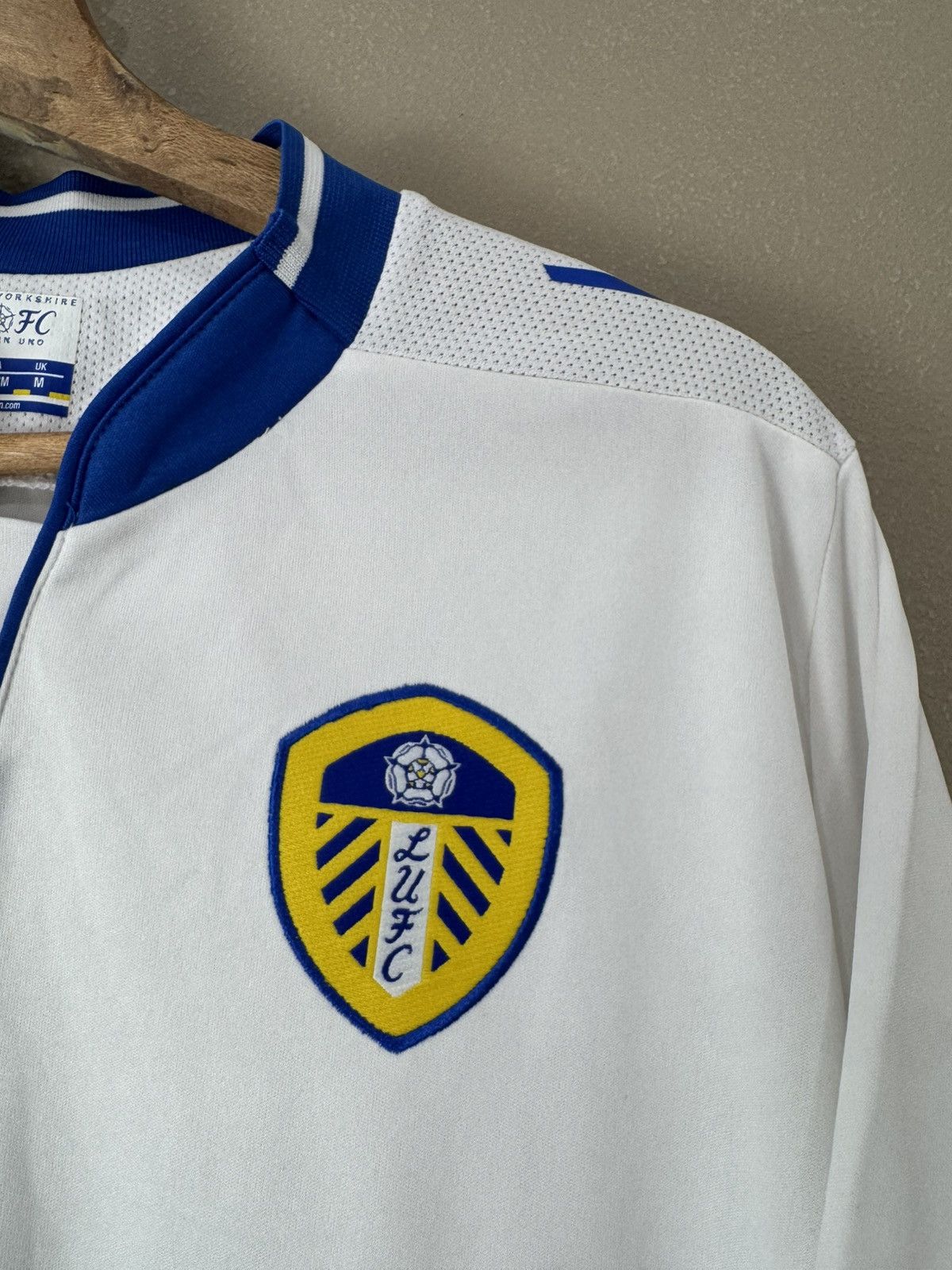 Macron Macron Leeds United FC Soccer Jersey Football Polo Size US L / EU 52-54 / 3 - 4 Thumbnail