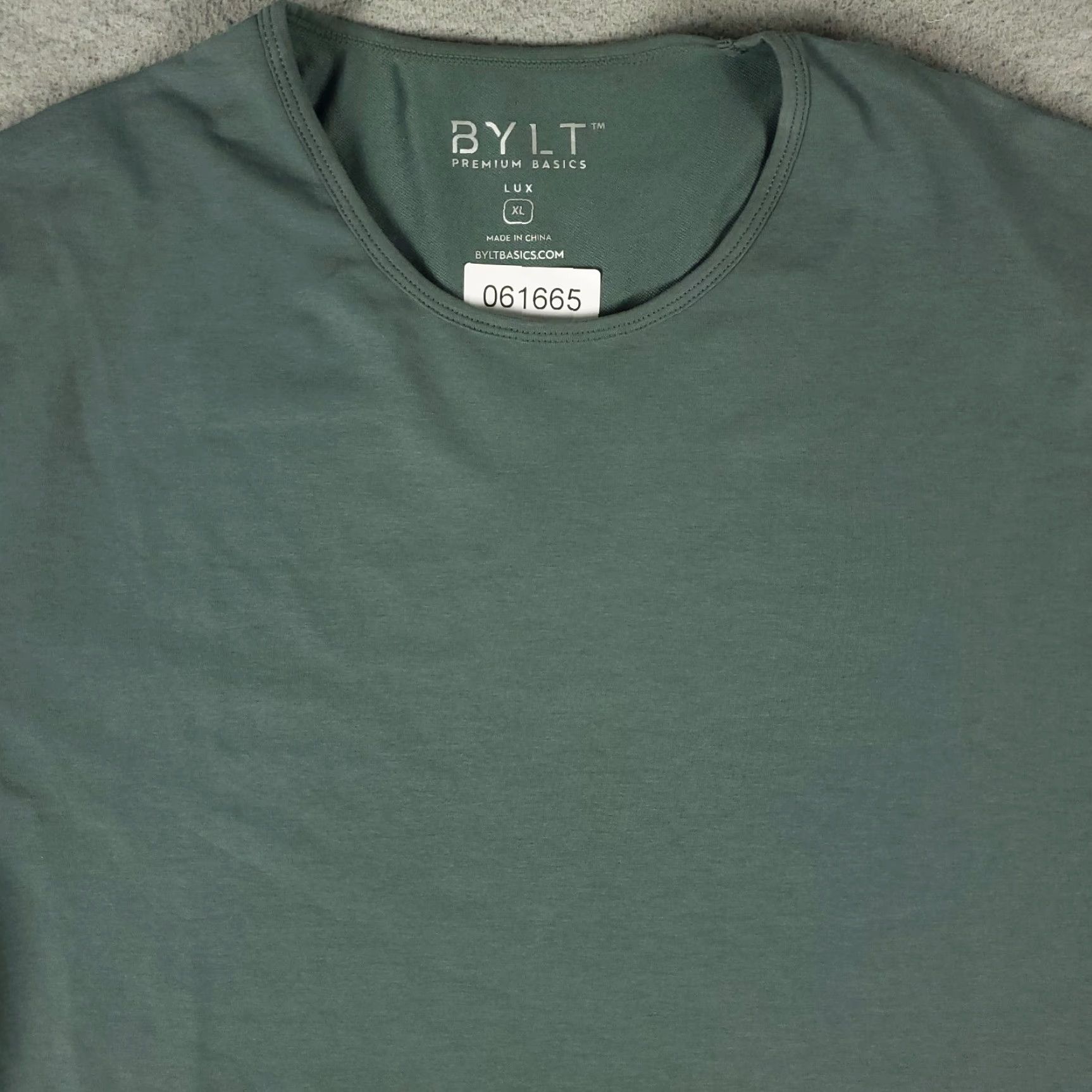 Vintage BYLT T Shirt Mens Size XL Green Lux Drop Cut Casual Short Sleeve Size US XL / EU 56 / 4 - 2 Thumbnail