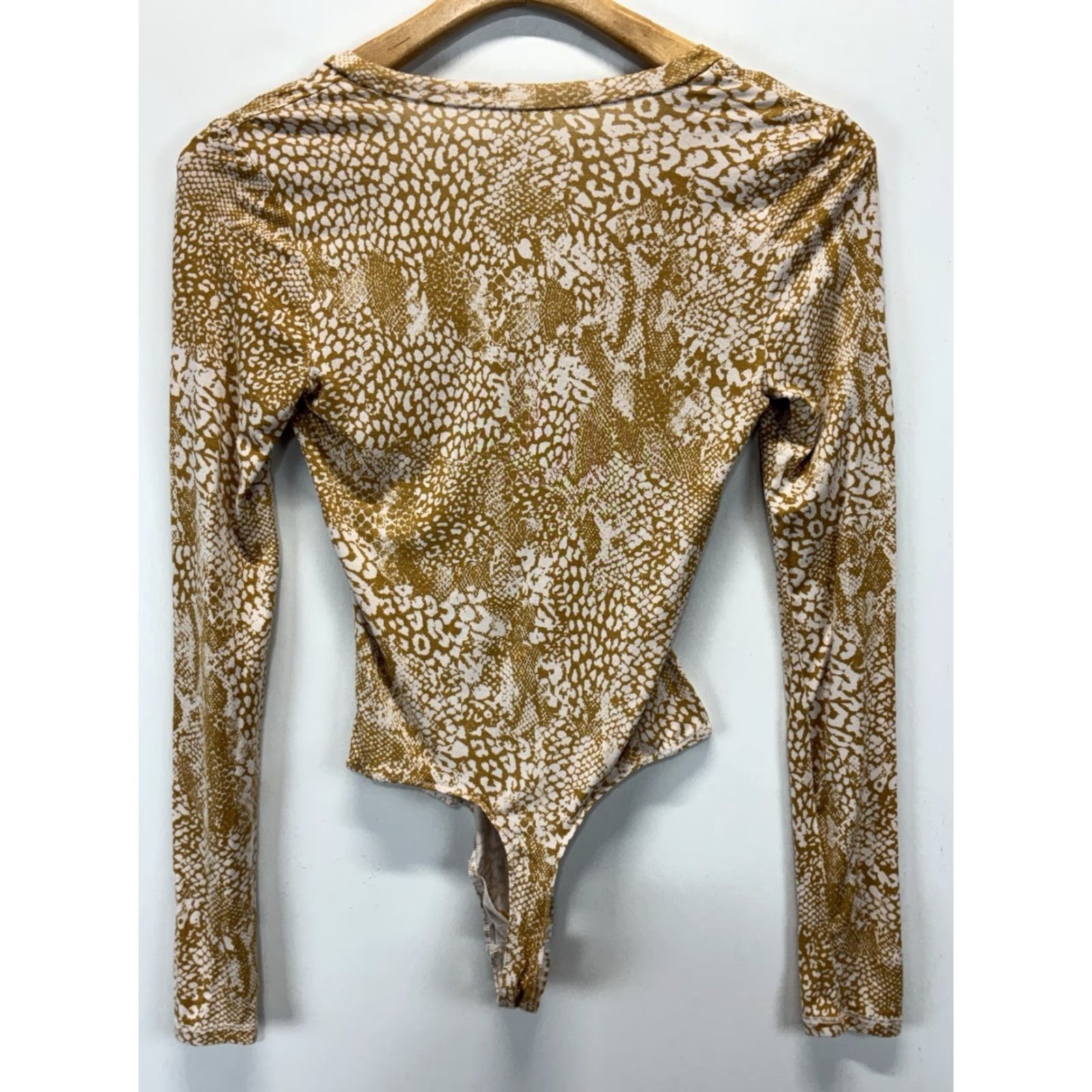 Free People Free People Intimately Gotcha Snakeskin Bodysuit Shirt Small Gold Boho Womens Size S / US 4 / IT 40 - 3 Thumbnail