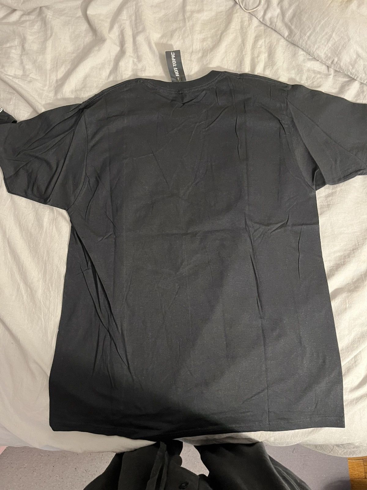 Hot Topic Attack on titan final season tee Size US L / EU 52-54 / 3 - 3 Thumbnail