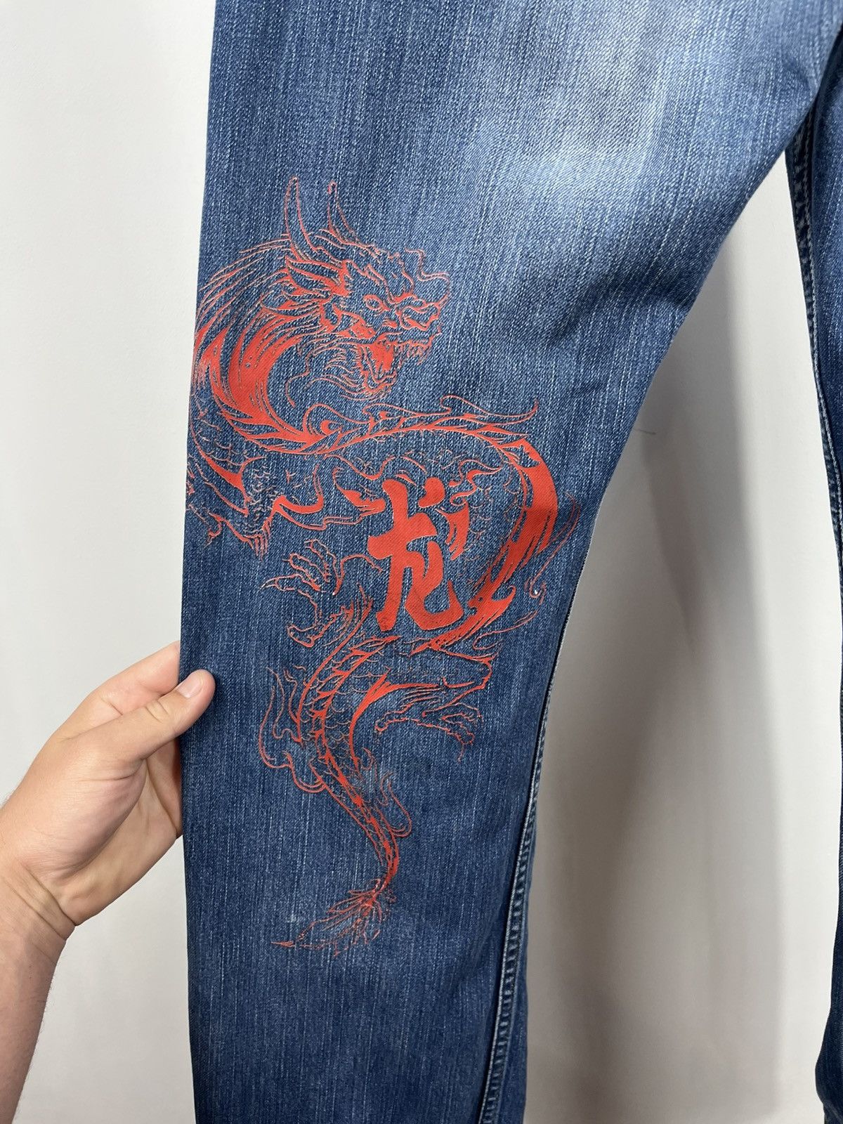 Levi's Levi’s 506 Custom Dragon Print Jeans Red Graphic Rear Art Size US 32 / EU 48 - 6 Thumbnail