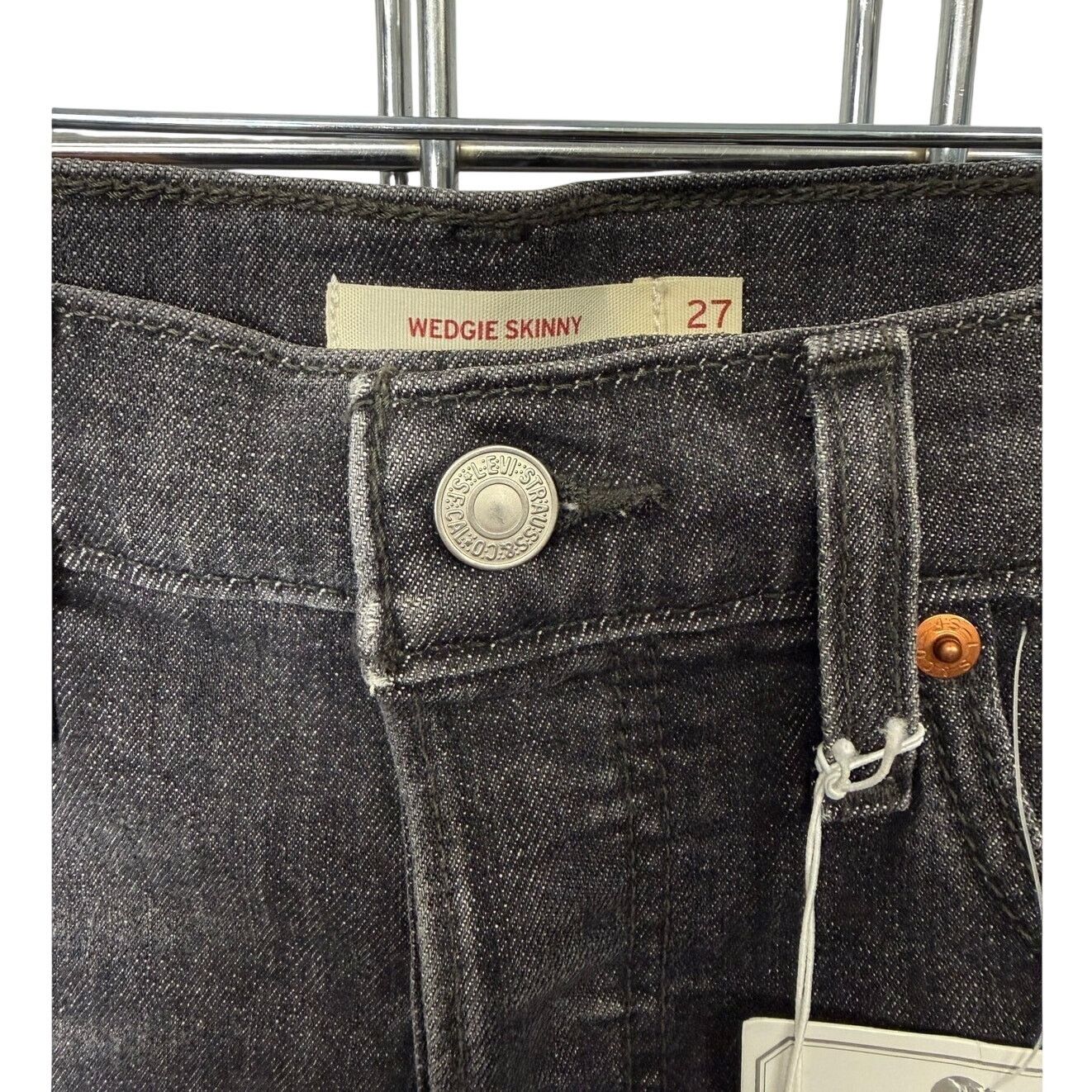 Levi's Levi’s Wedgie Shorts Ravens Wing Black Sz 27 Sample Size 27" / US 4 / IT 40 - 2 Thumbnail