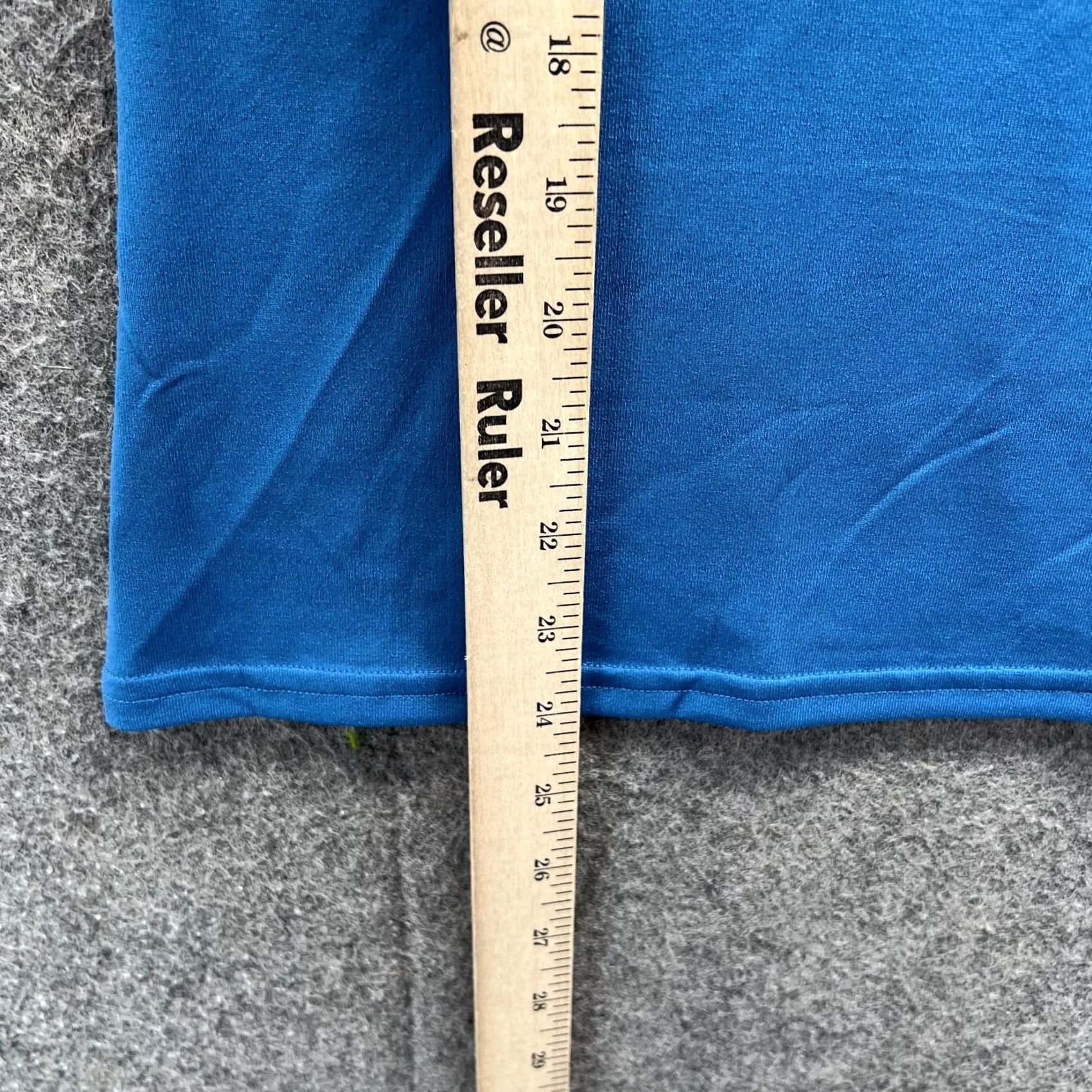 Gymshark VINTAGE Gymshark Shirt Women M Blue White Solid Crew Neck Short Sleeve Polyester Knit Regular All Seasons Womens Size M / US 6-8 / IT 42-44 - 2 Thumbnail