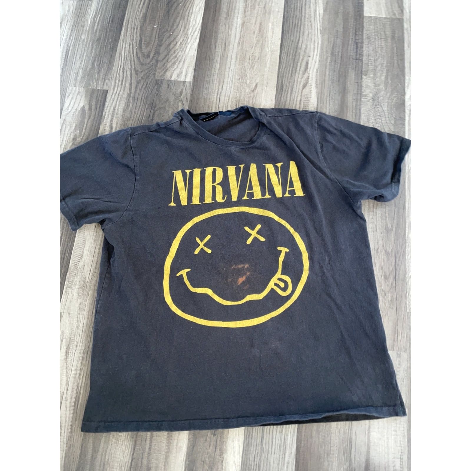 Vintage Nirvana Happy Face T-Shirt Black L Mens 2021 21x25 Large Regular Size Size US L / EU 52-54 / 3 - 2 Thumbnail