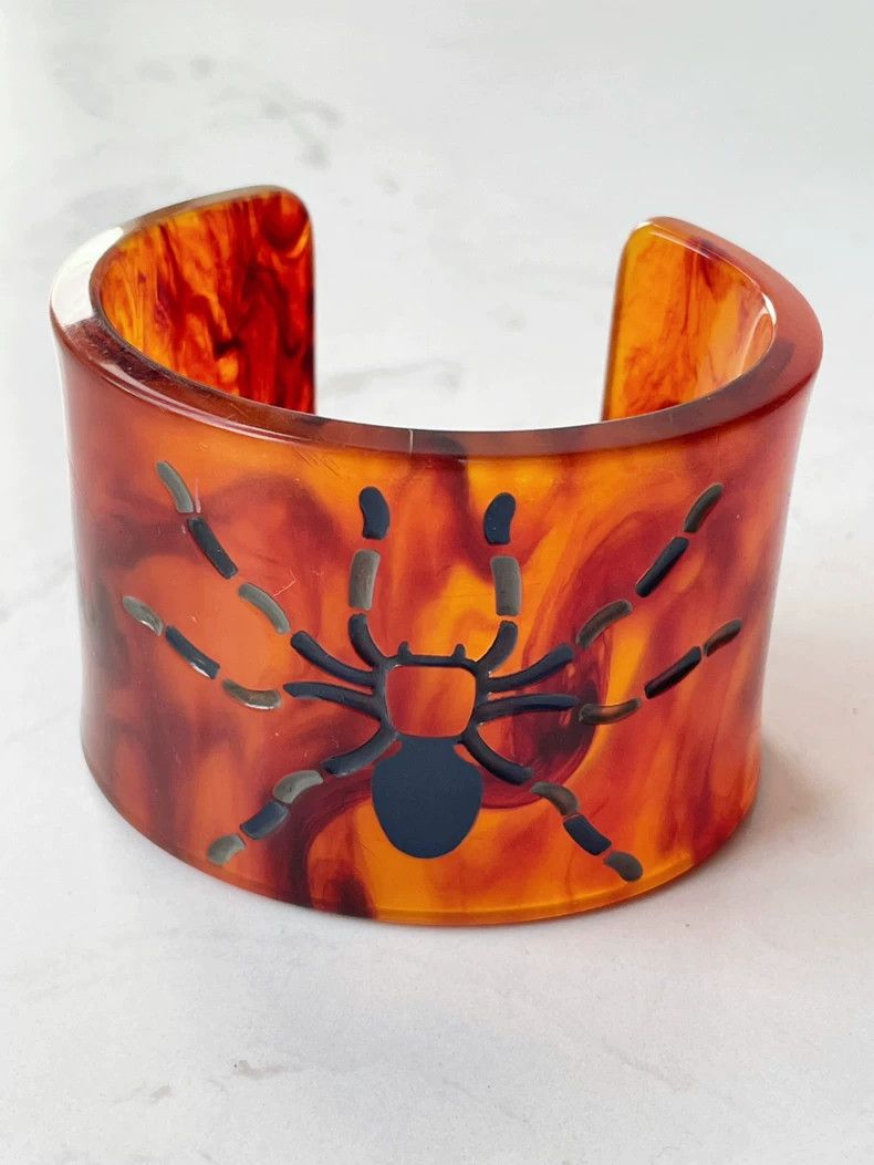 Undercover Undercover Early Rare Spider Fossil Amber Bracelet 2504-Nex Size ONE SIZE - 4 Thumbnail