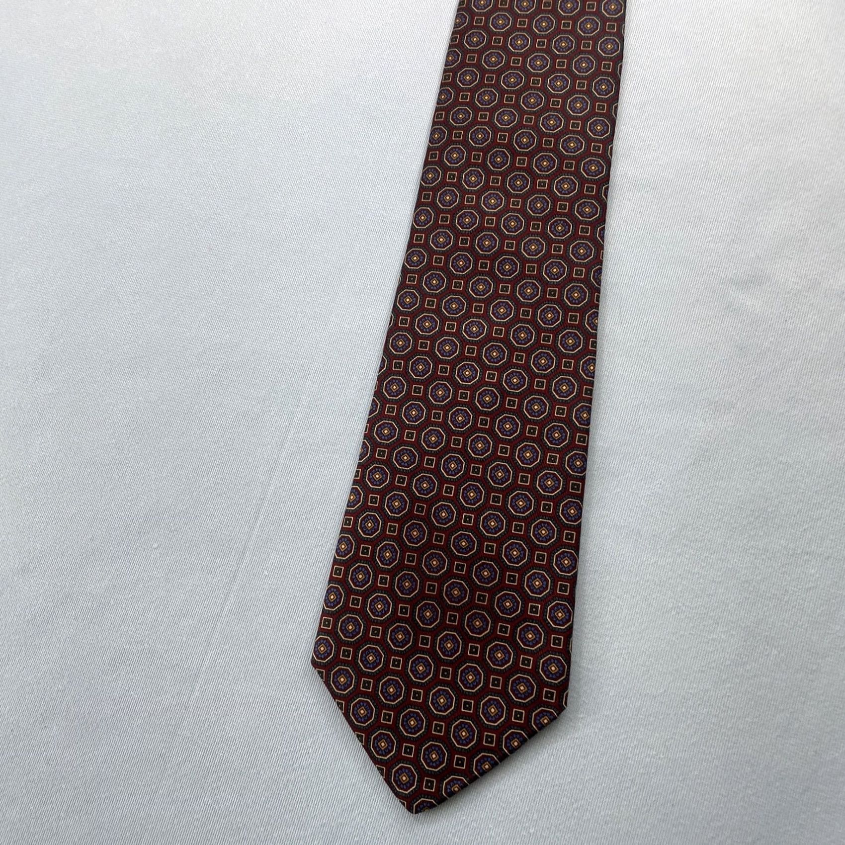 Aquascutum VINTAGE Aquascutum London England Tie vtg Necktie Macclesfield Neat Red Blue Dot 3.8x56 Capuscle Neck Tie Size ONE SIZE - 3 Thumbnail