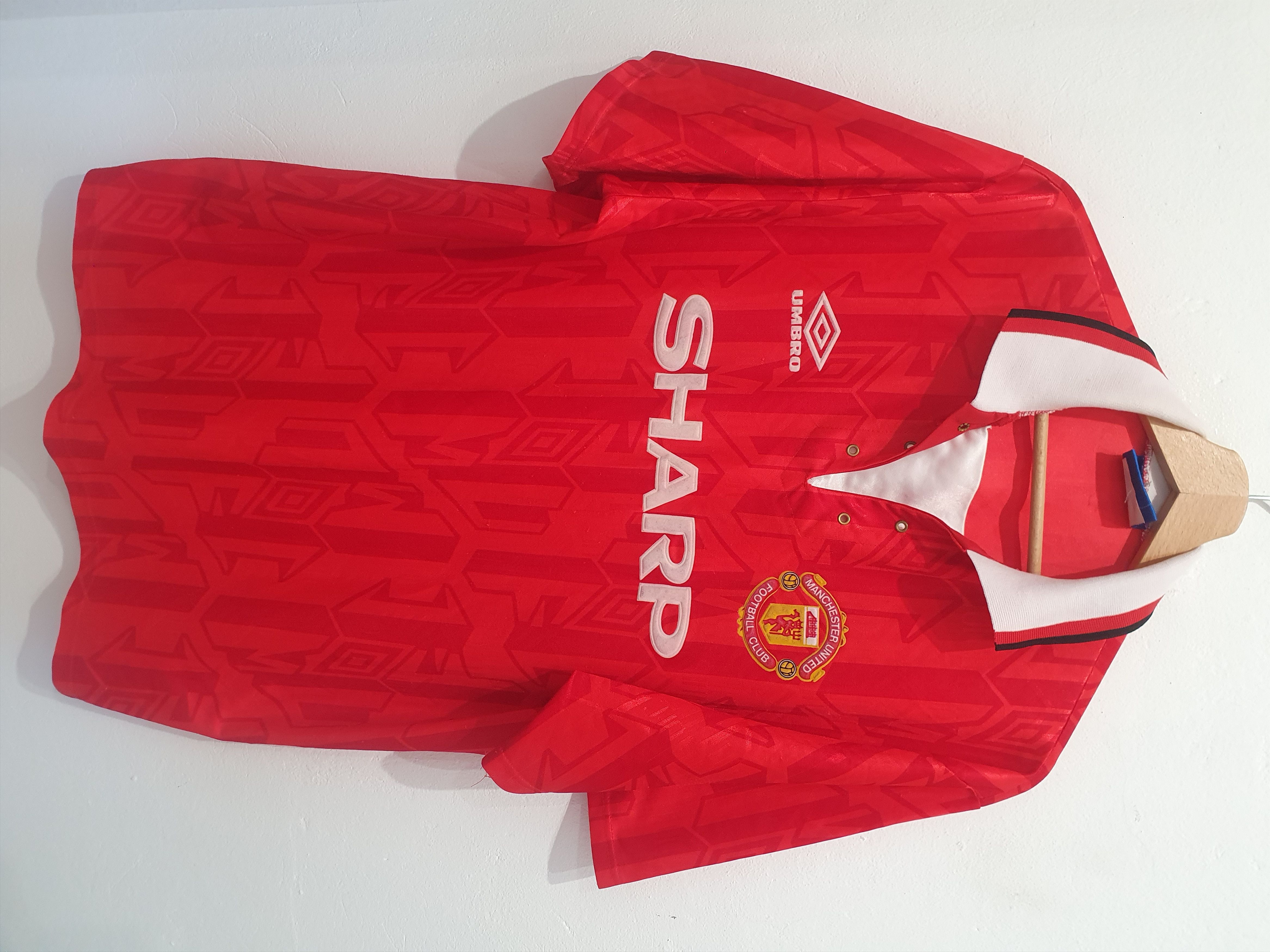 Image of 1992 1994 Size L / XL Umbro Jersey Shirt in Red, Men's