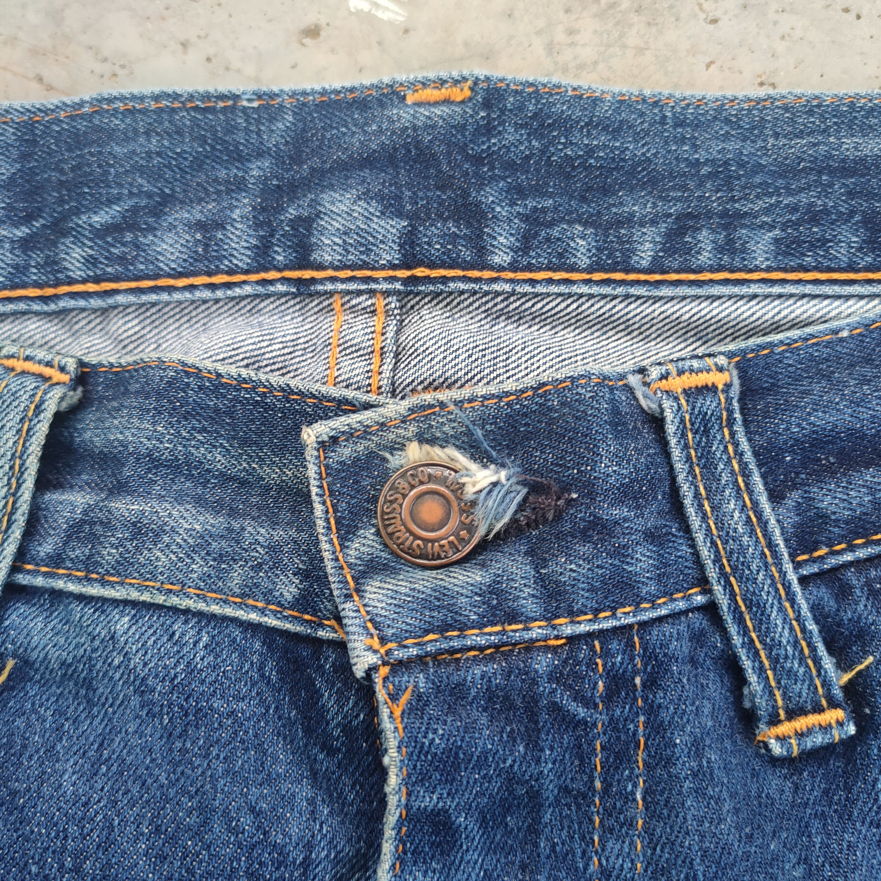 Levi's Vintage Clothing W30 VINTAGE 98' LEVI'S BIG E FADED REDLINE RIPPED JEANS PANT Size US 30 / EU 46 - 5 Thumbnail