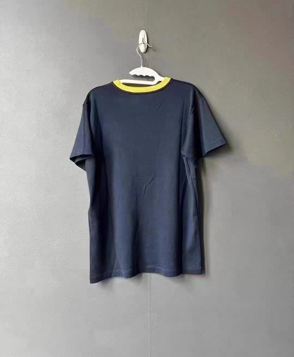 Louis Vuitton Louis Vuitton LV tee Size US S / EU 44-46 / 1 - 2 Thumbnail