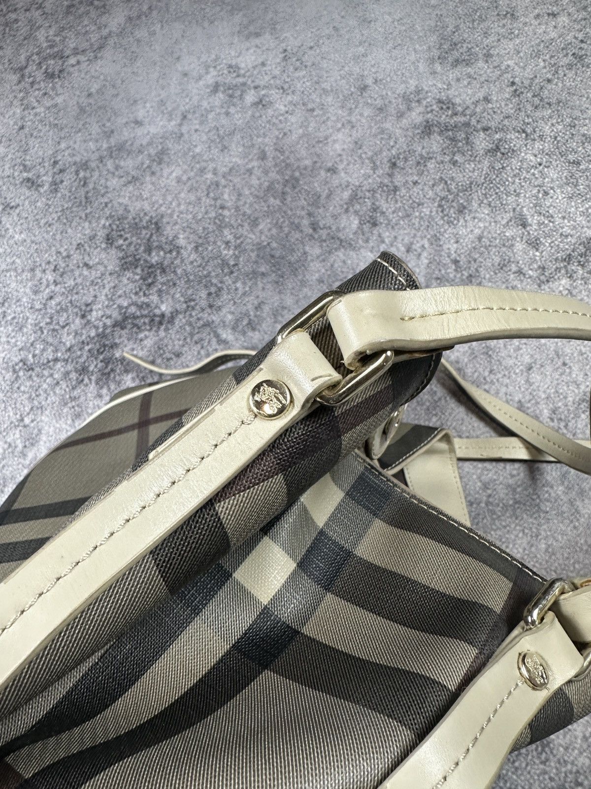 Burberry Vintage Burberry Check Bag Luxury Handl Very Rare Casual UK Size ONE SIZE - 4 Thumbnail