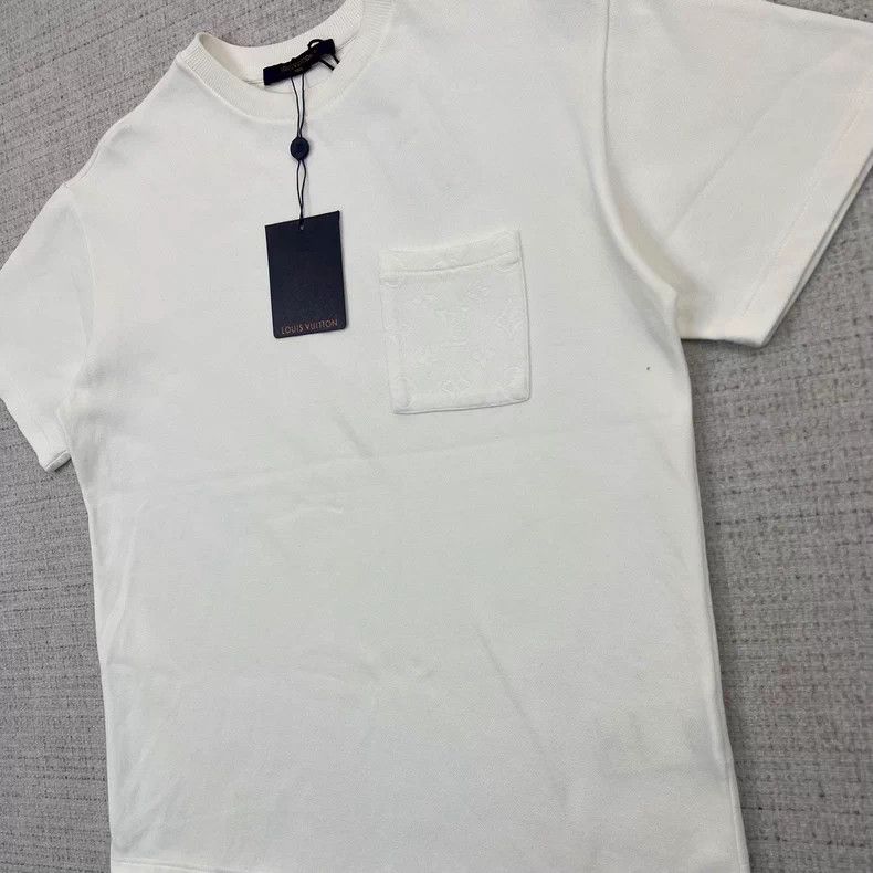 Louis Vuitton Louis Vuitton 24 Monogram pocket back dark print short sle Size US S / EU 44-46 / 1 - 3 Thumbnail