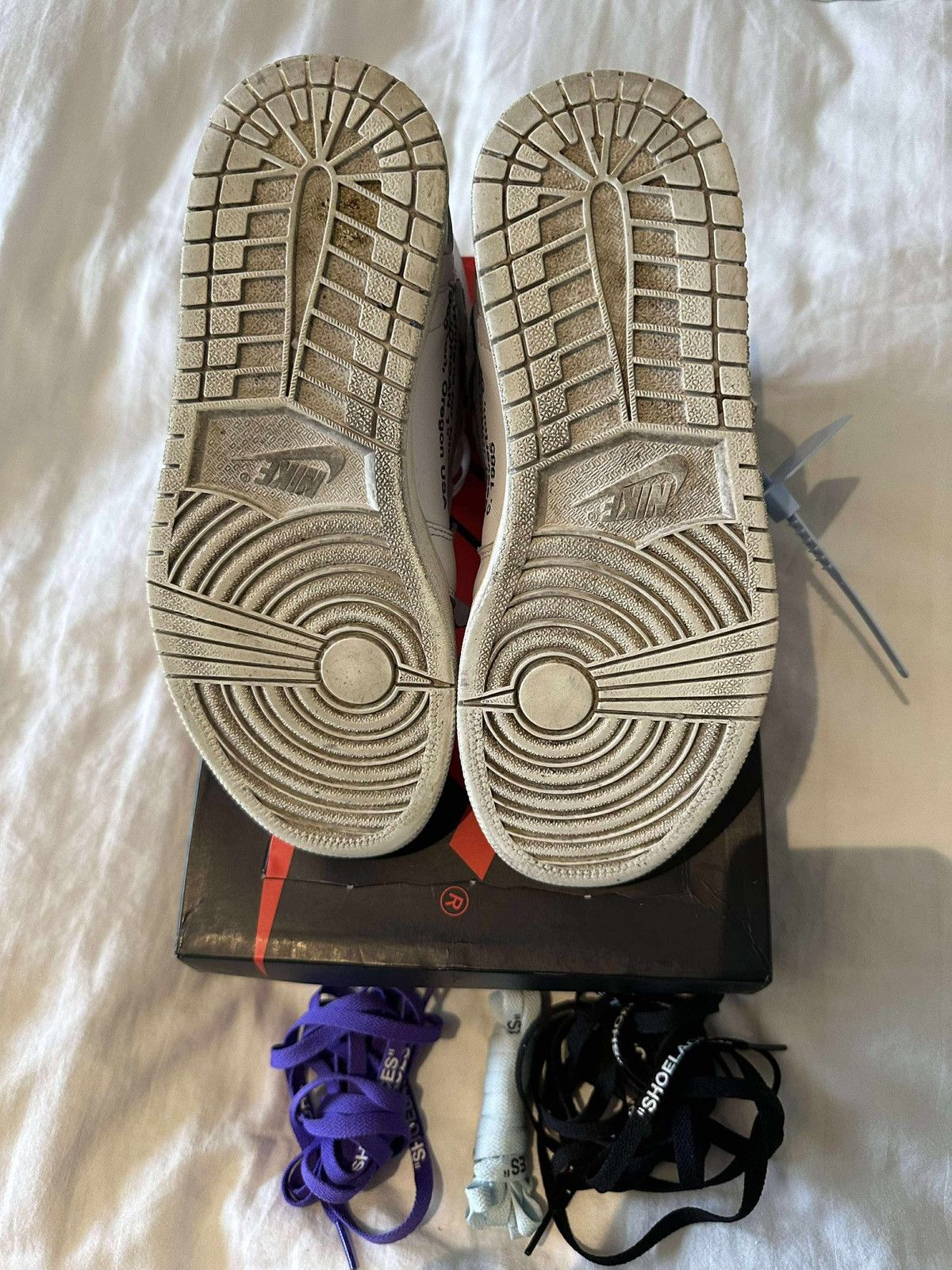 Jordan Brand × Off-White Jordan 1 x Off White EU Size US 7 / EU 40 - 17 Thumbnail