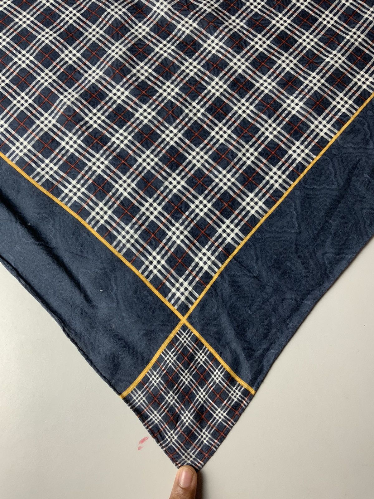 Burberry Burberry Spellout Bandana Handkerchief Size ONE SIZE - 8 Thumbnail