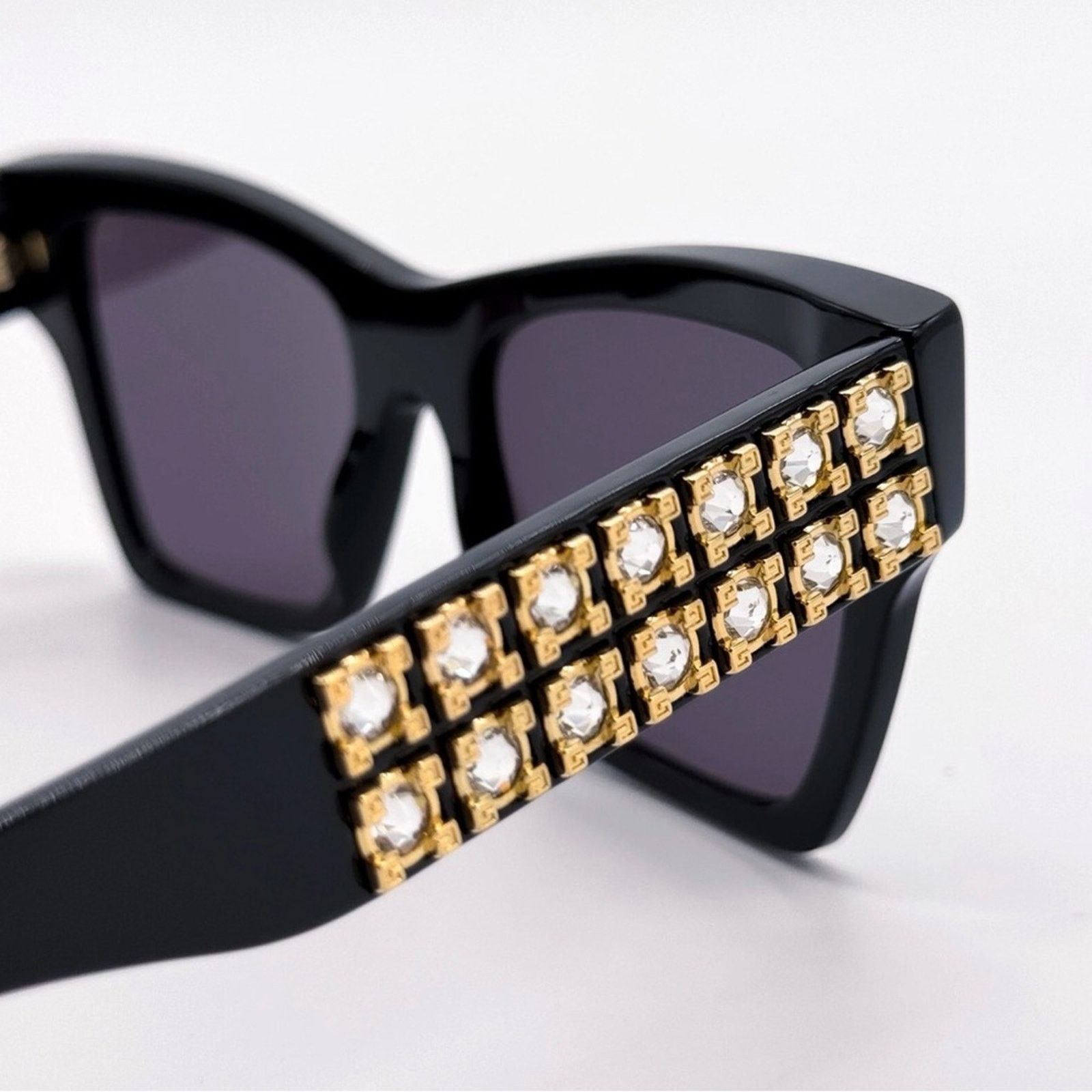 Givenchy New Givenchy Elegant Black Sunglasses GV40076I 01A Size ONE SIZE - 6 Thumbnail