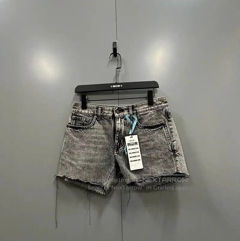 Yves Saint Laurent YSL Summer Gray Cotton Women's Shorts . Size 28" / US 6 / IT 42 - 1 Thumbnail